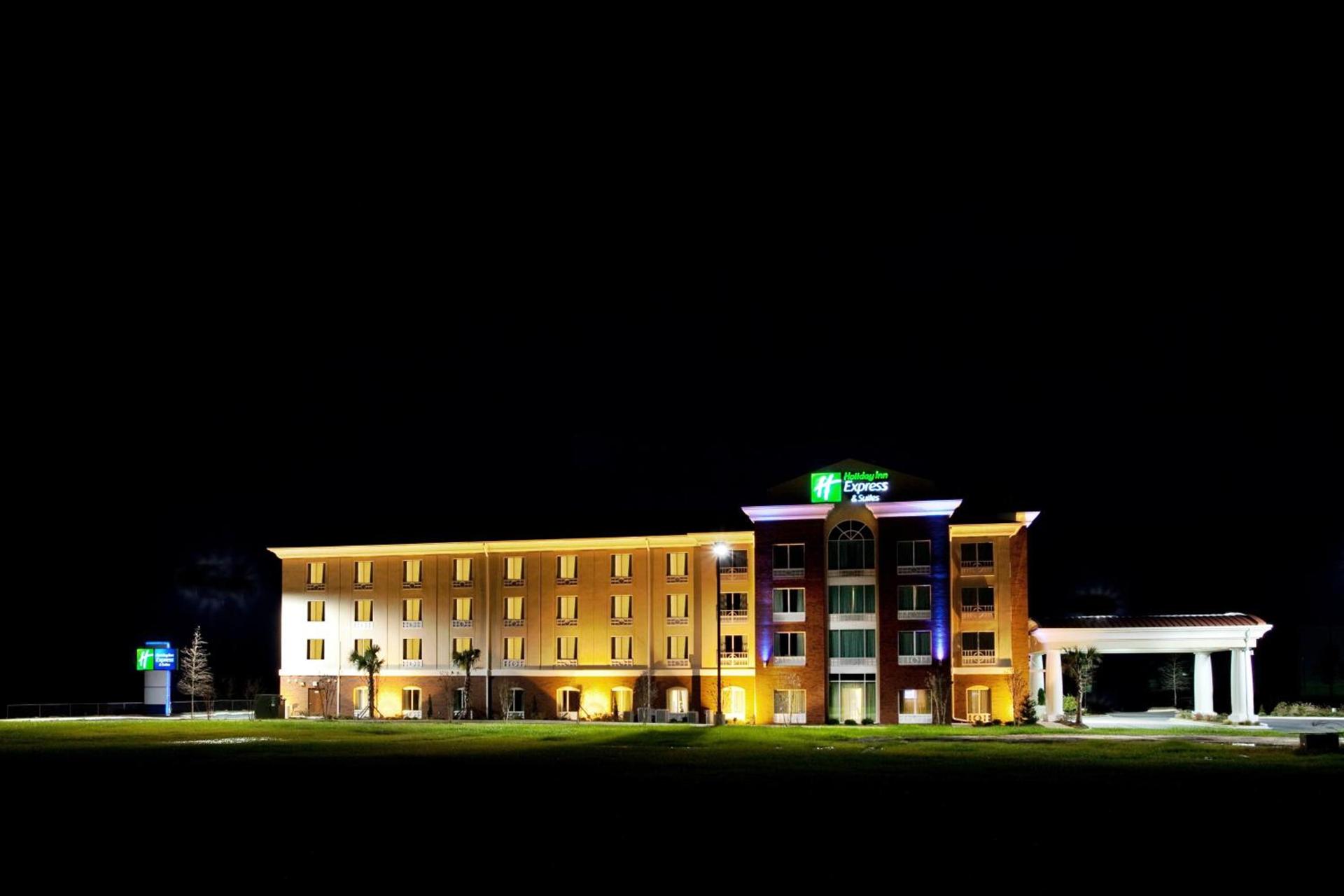 Holiday Inn Express and Suites Newberry by IHG photo 19