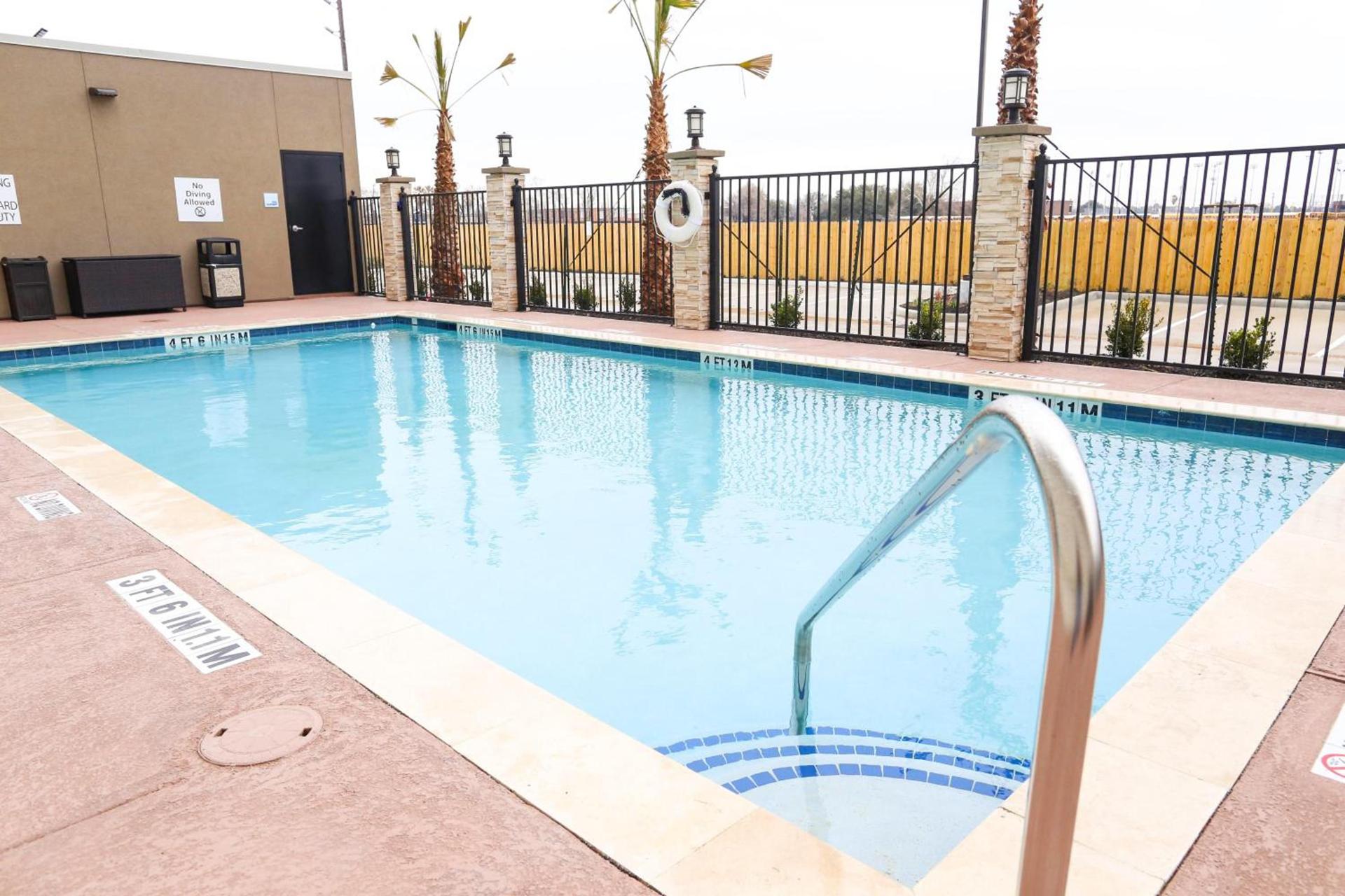 Holiday Inn Express & Suites - Houston IAH - Beltway 8 by IHG photo 38