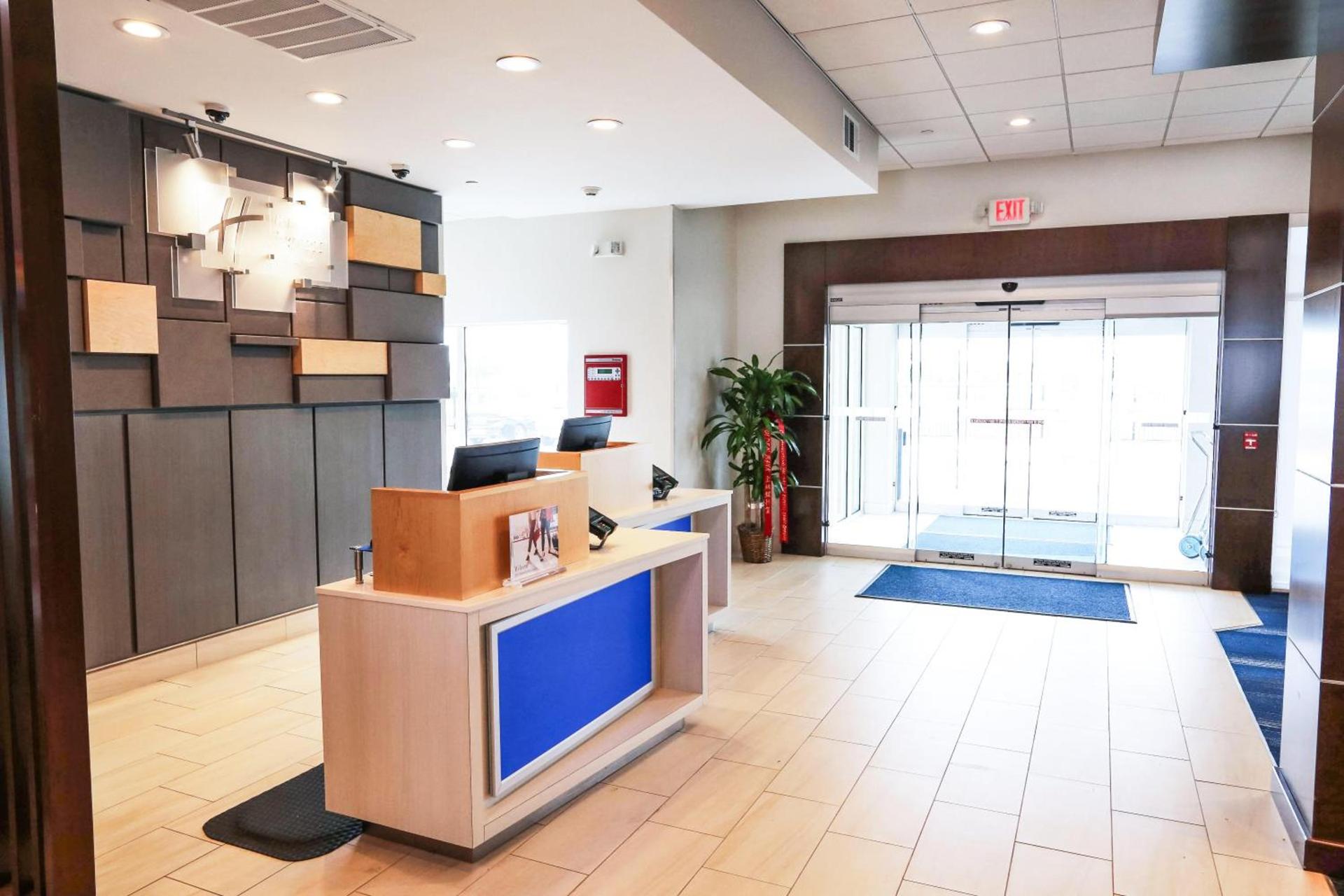 Holiday Inn Express & Suites - Houston IAH - Beltway 8 by IHG photo 21