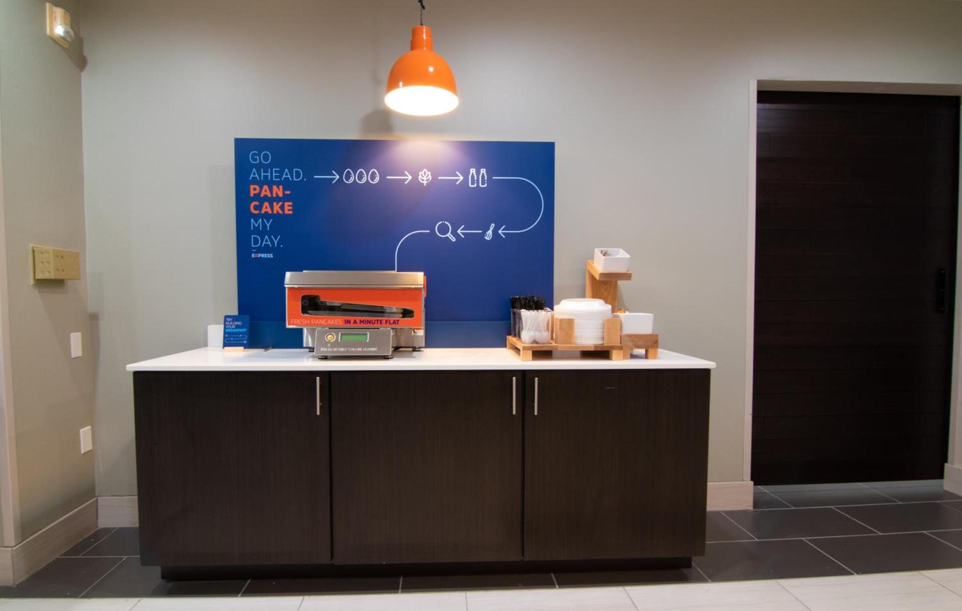 Holiday Inn Express & Suites - Indianapolis Northwest by IHG photo 21