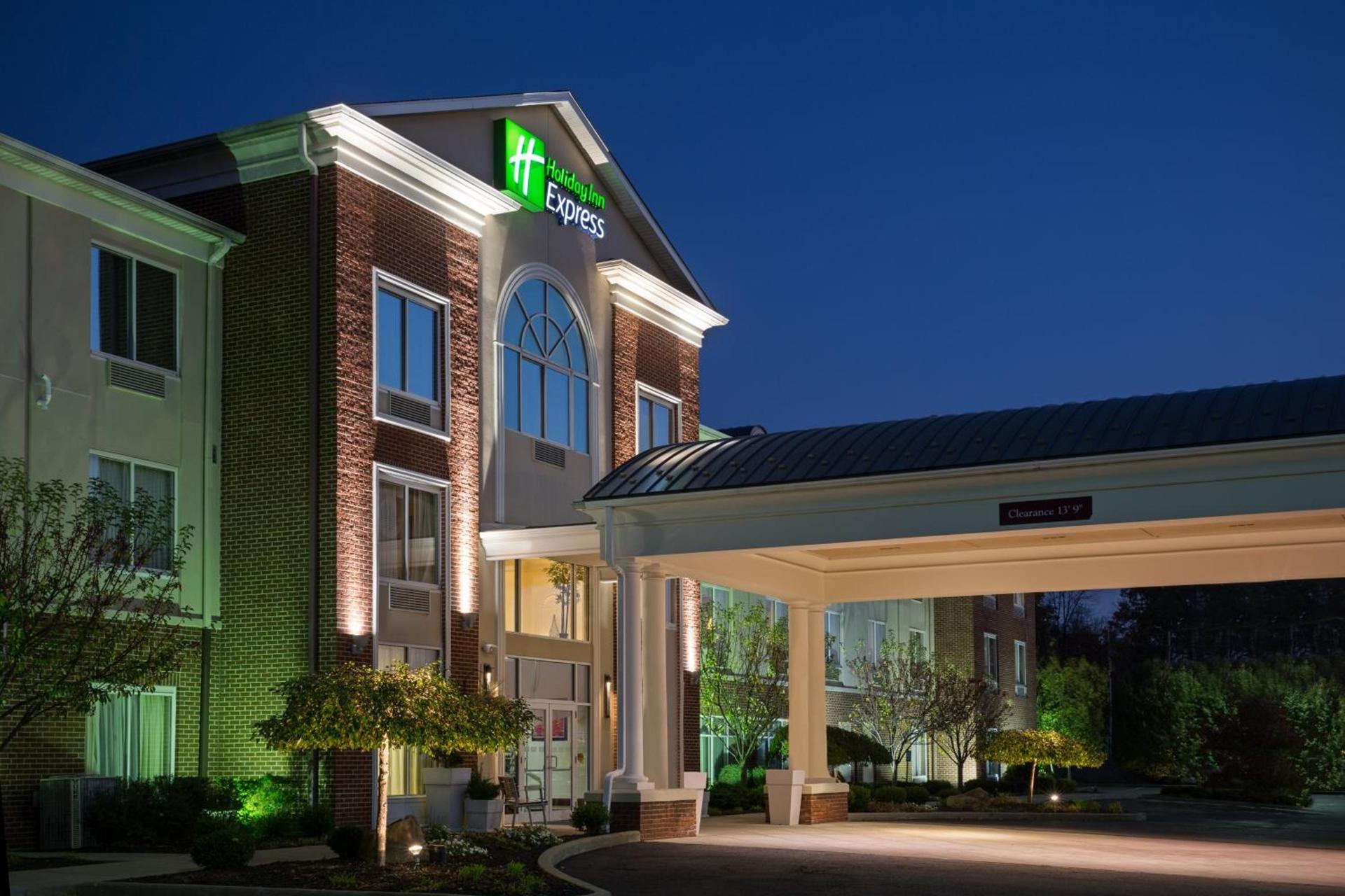 Holiday Inn Express Hotel & Suites Youngstown North-Warren/Niles by IHG — hotel in Warren