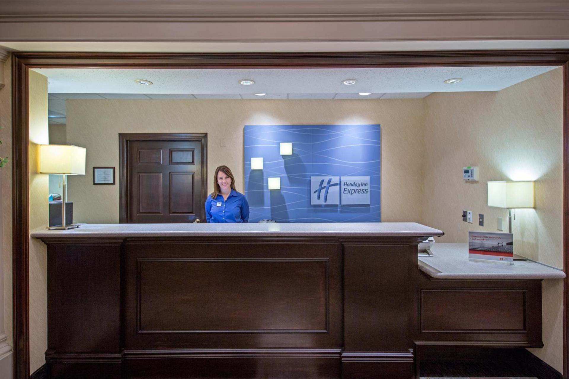 Holiday Inn Express Hotel & Suites Youngstown North-Warren/Niles by IHG photo 5