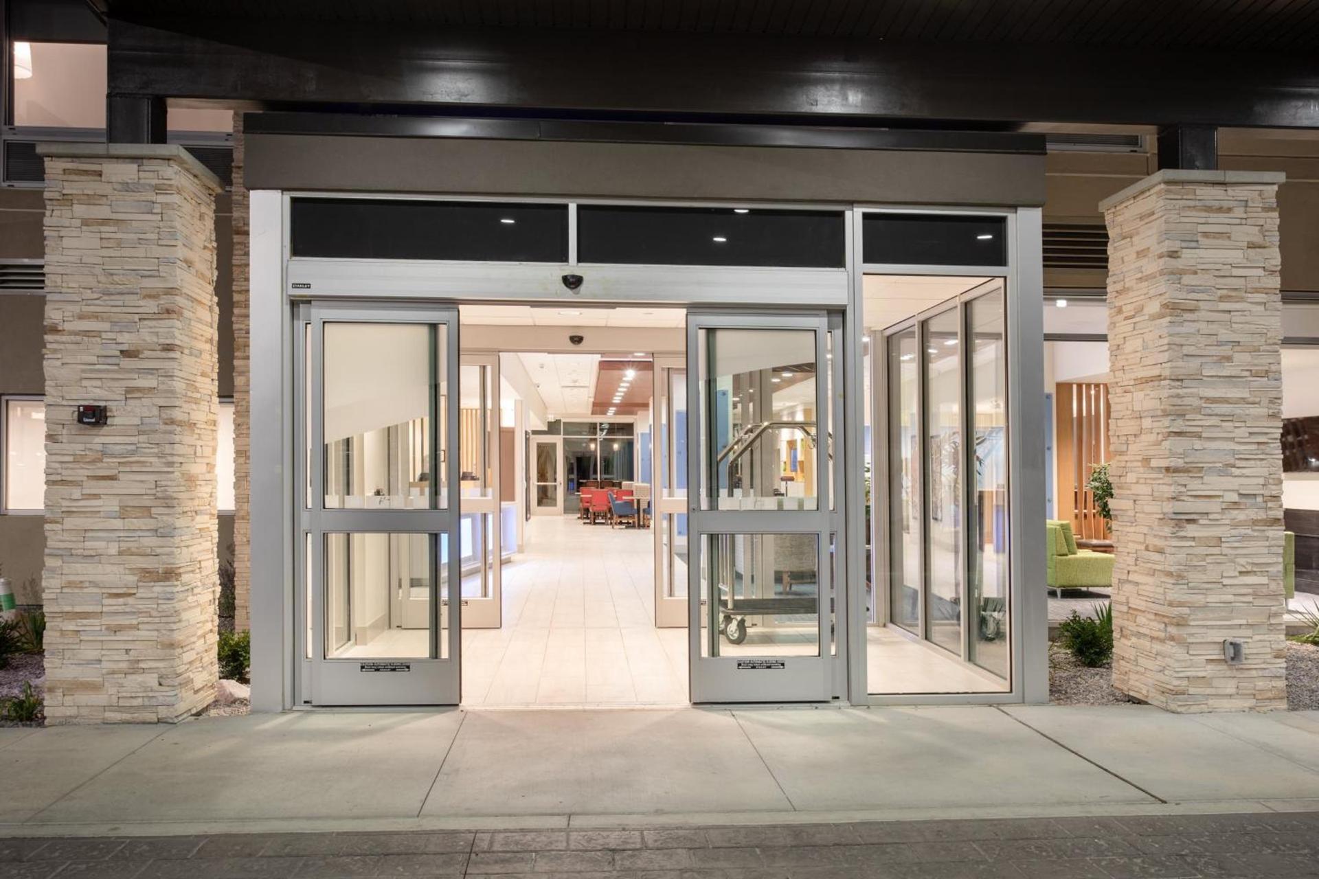 Holiday Inn Express & Suites - Ely by IHG photo 5