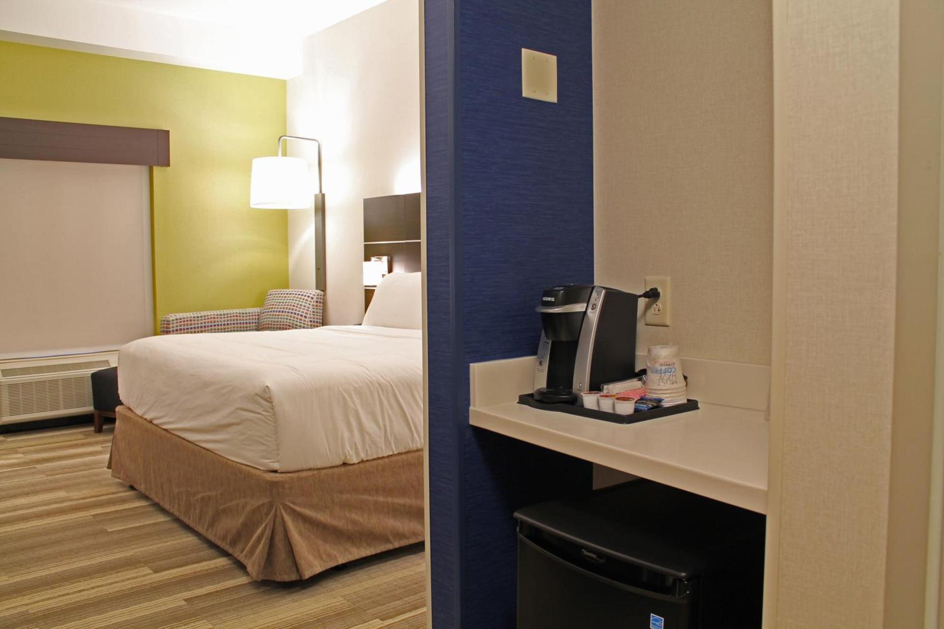 Holiday Inn Express & Suites - St. Louis South - I-55 by IHG photo 52
