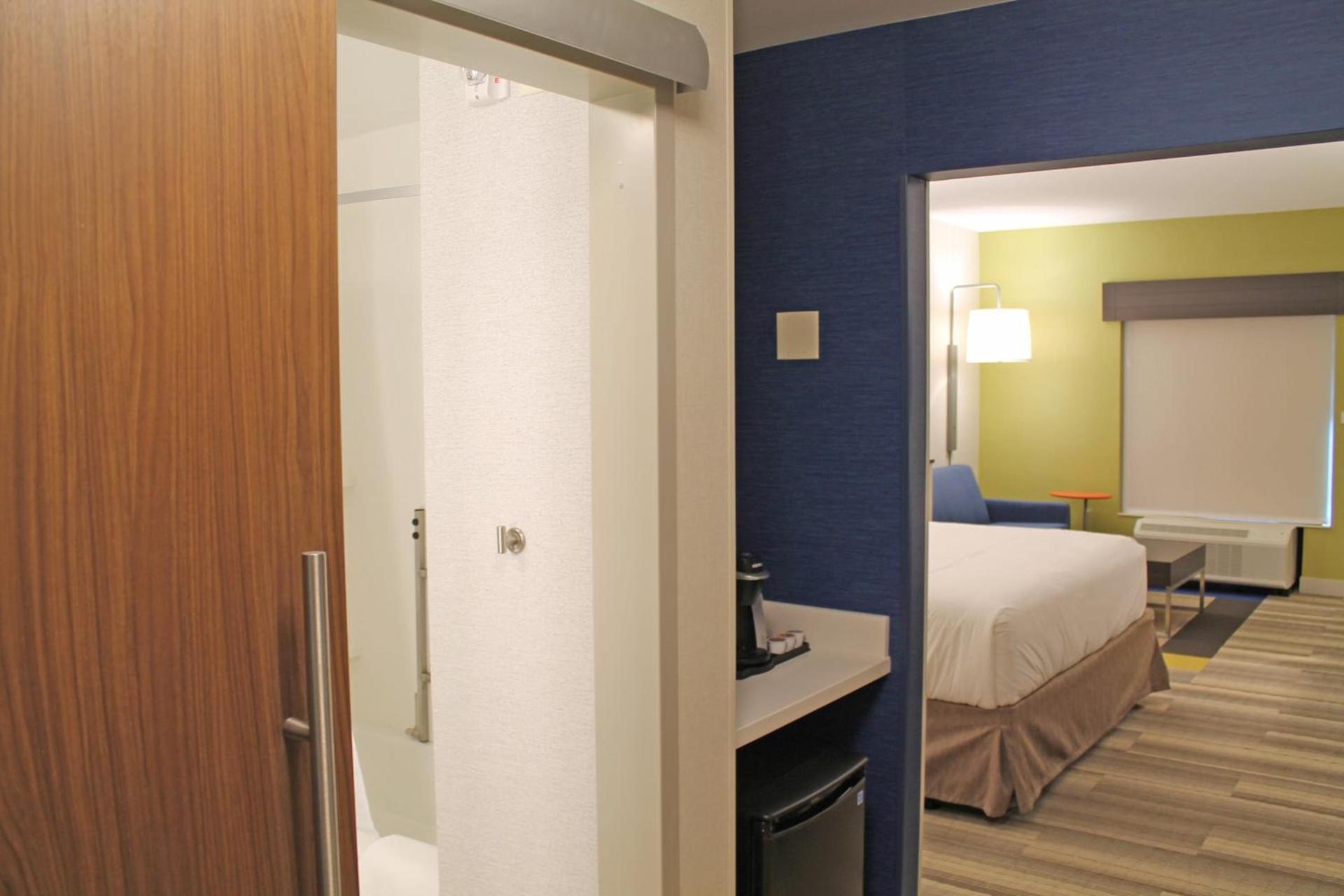 Holiday Inn Express & Suites - St. Louis South - I-55 by IHG photo 49