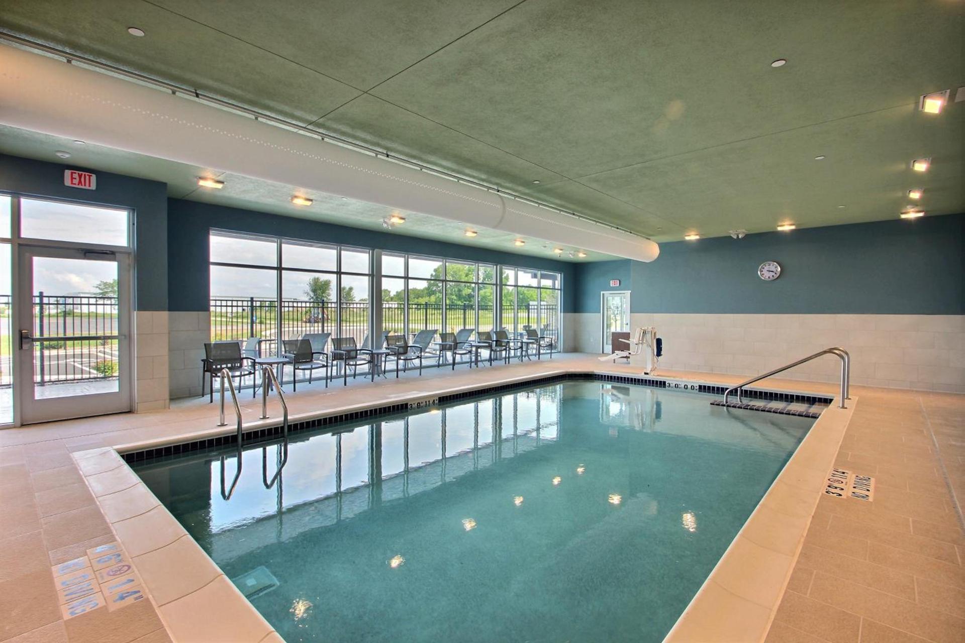 Holiday Inn Express & Suites Fond Du Lac by IHG photo 5