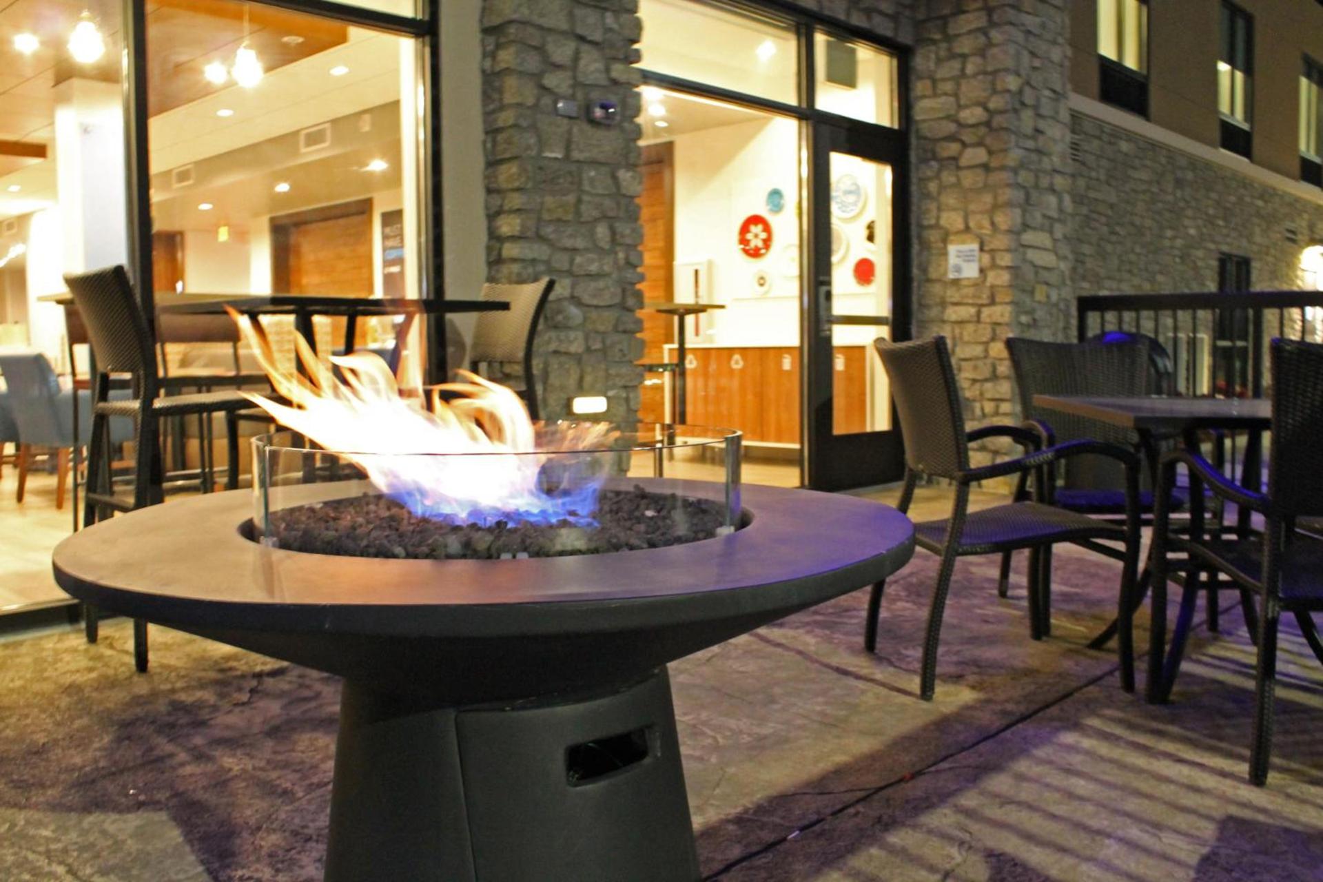 Holiday Inn Express & Suites - St. Louis South - I-55 by IHG photo 16