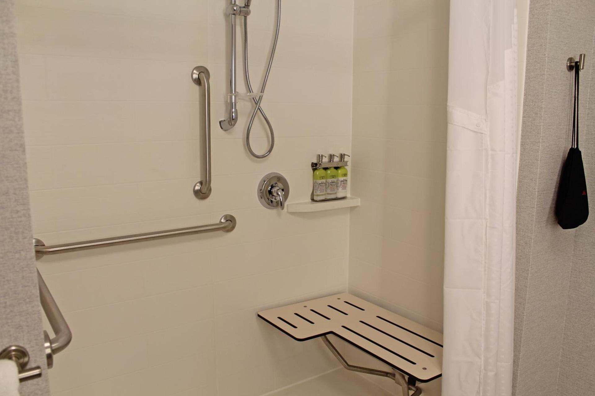 Holiday Inn Express & Suites - St. Louis South - I-55 by IHG photo 40