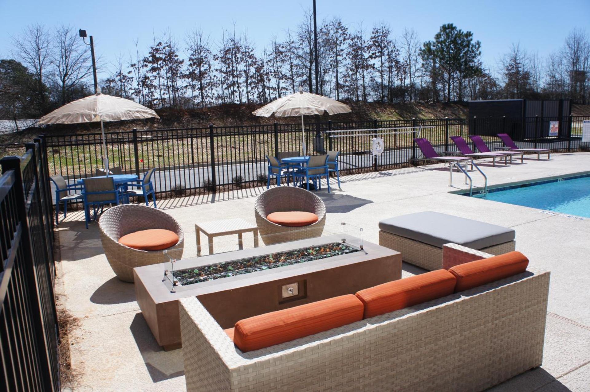 La Quinta Inn & Suites by Wyndham Braselton photo 55