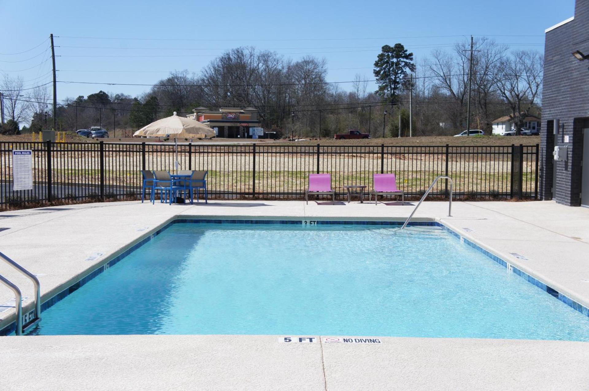 La Quinta Inn & Suites by Wyndham Braselton photo 54