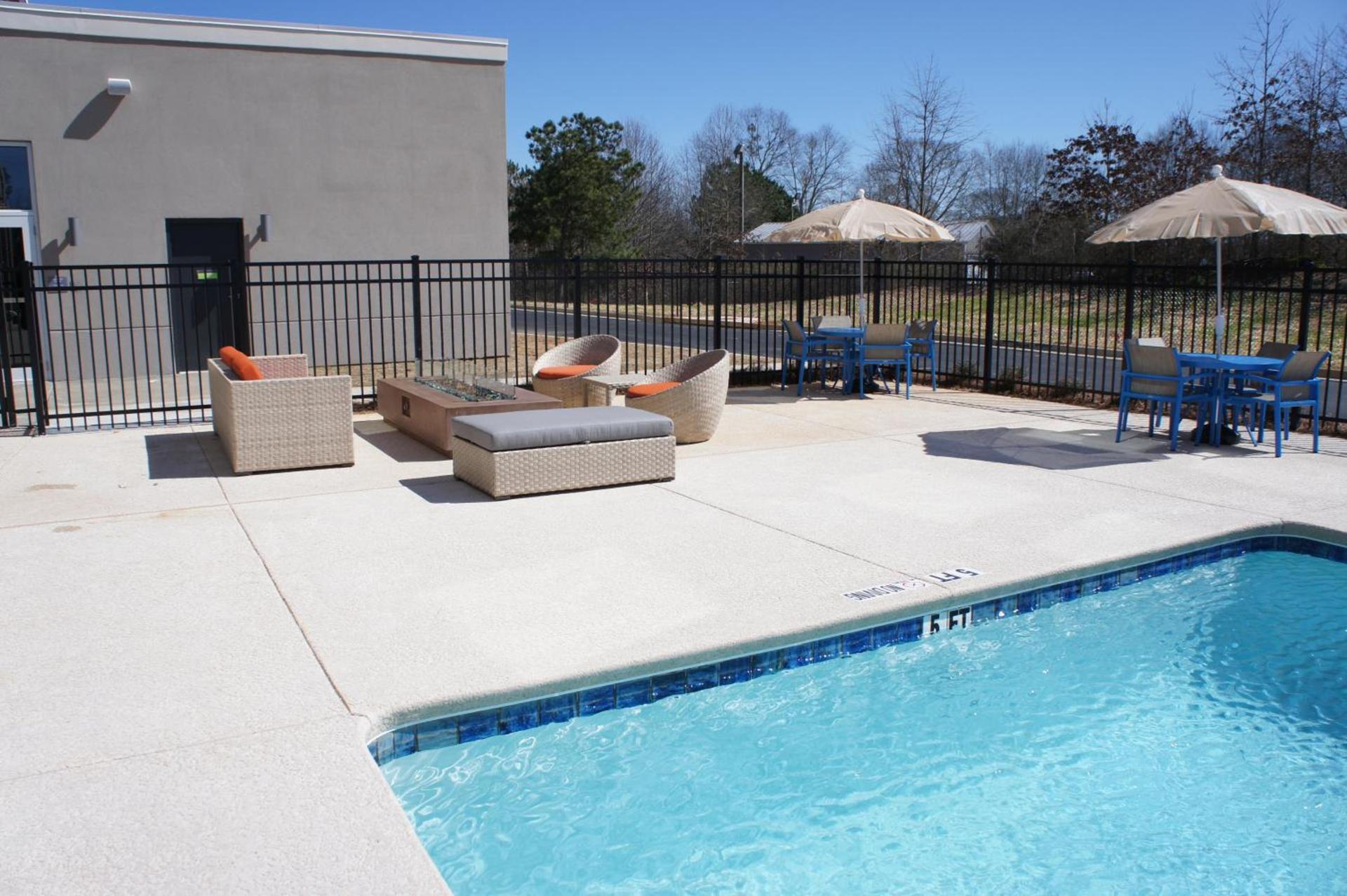 La Quinta Inn & Suites by Wyndham Braselton photo 52