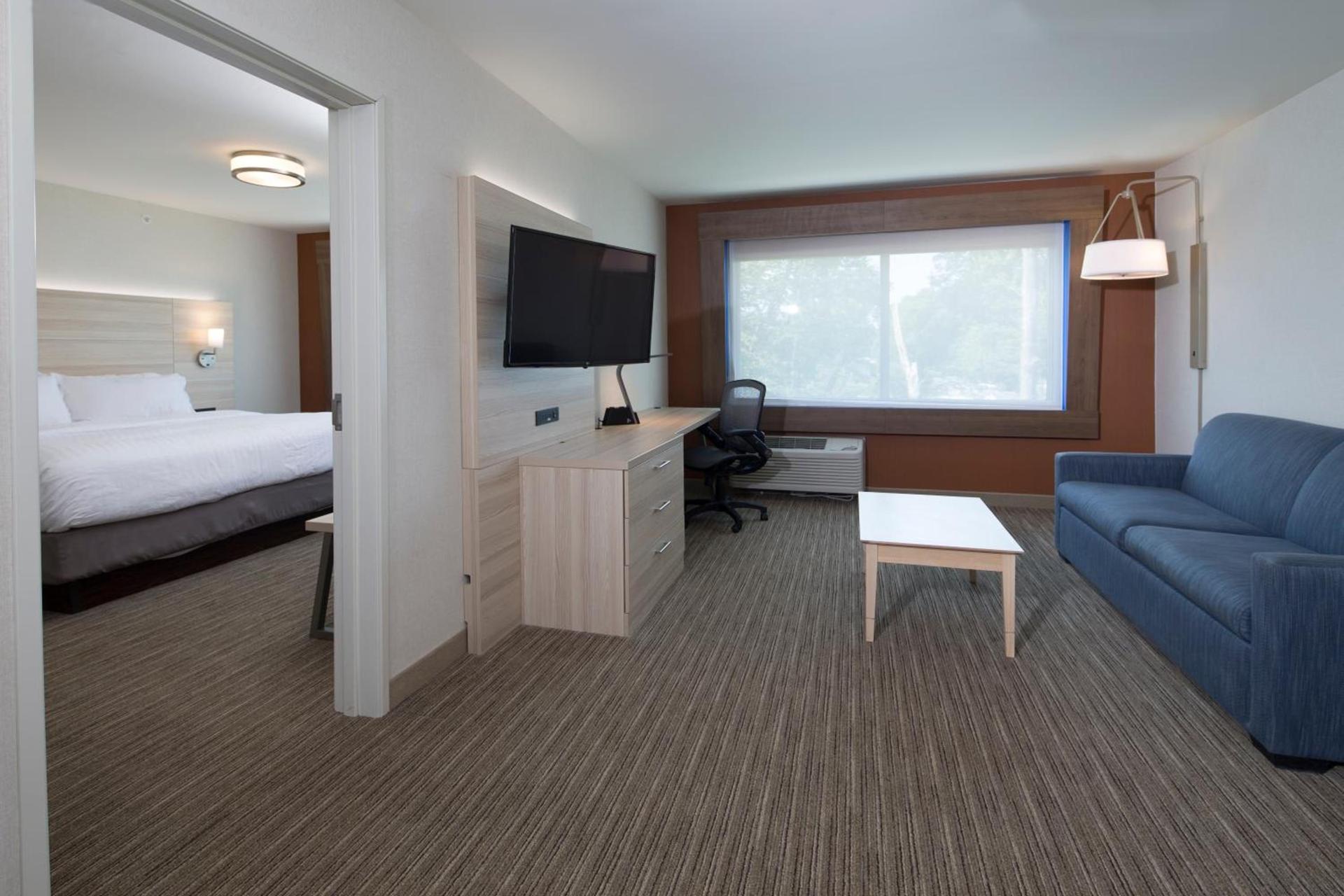 Holiday Inn Express & Suites La Porte by IHG photo 25
