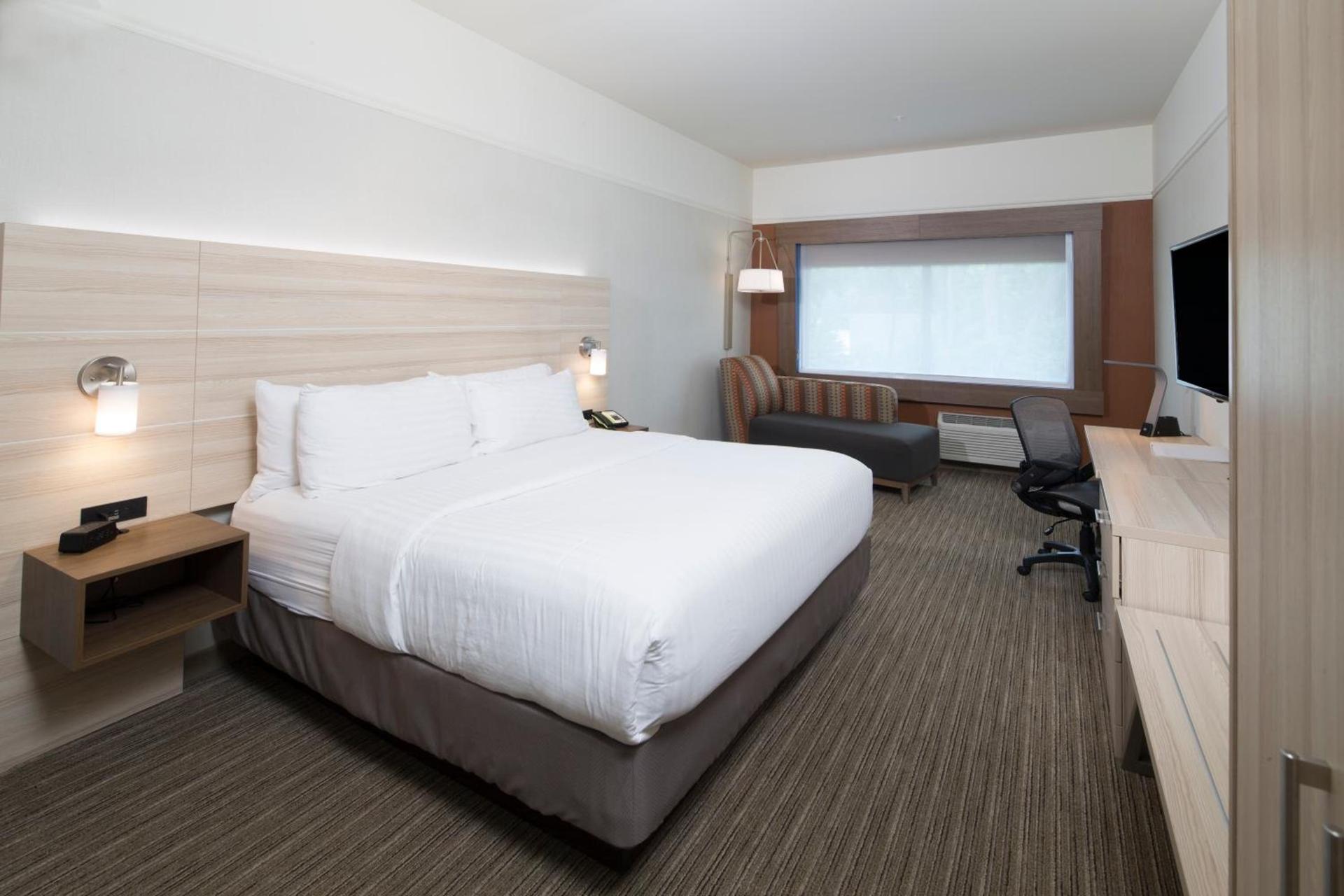 Holiday Inn Express & Suites La Porte by IHG photo 33