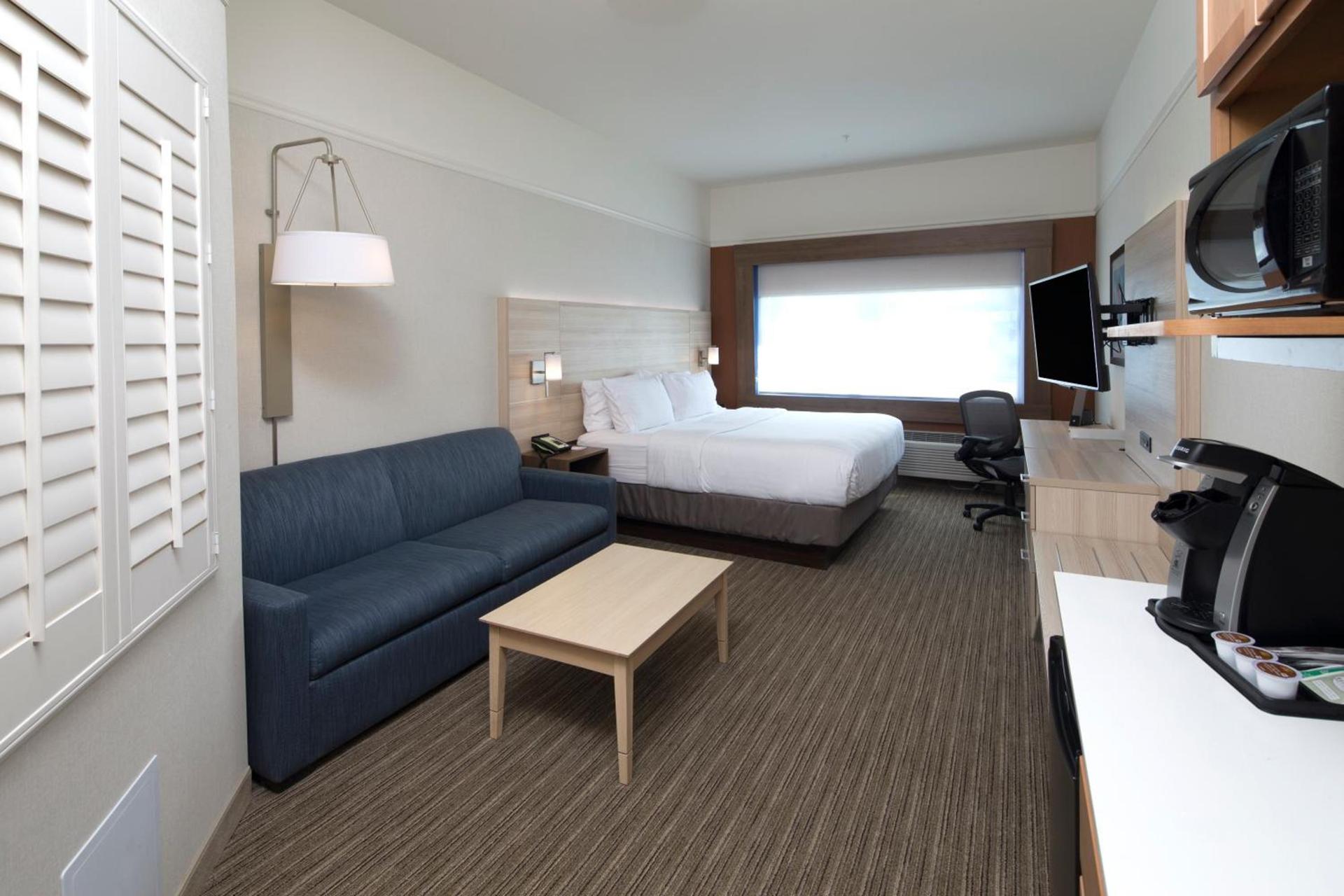Holiday Inn Express & Suites La Porte by IHG photo 29