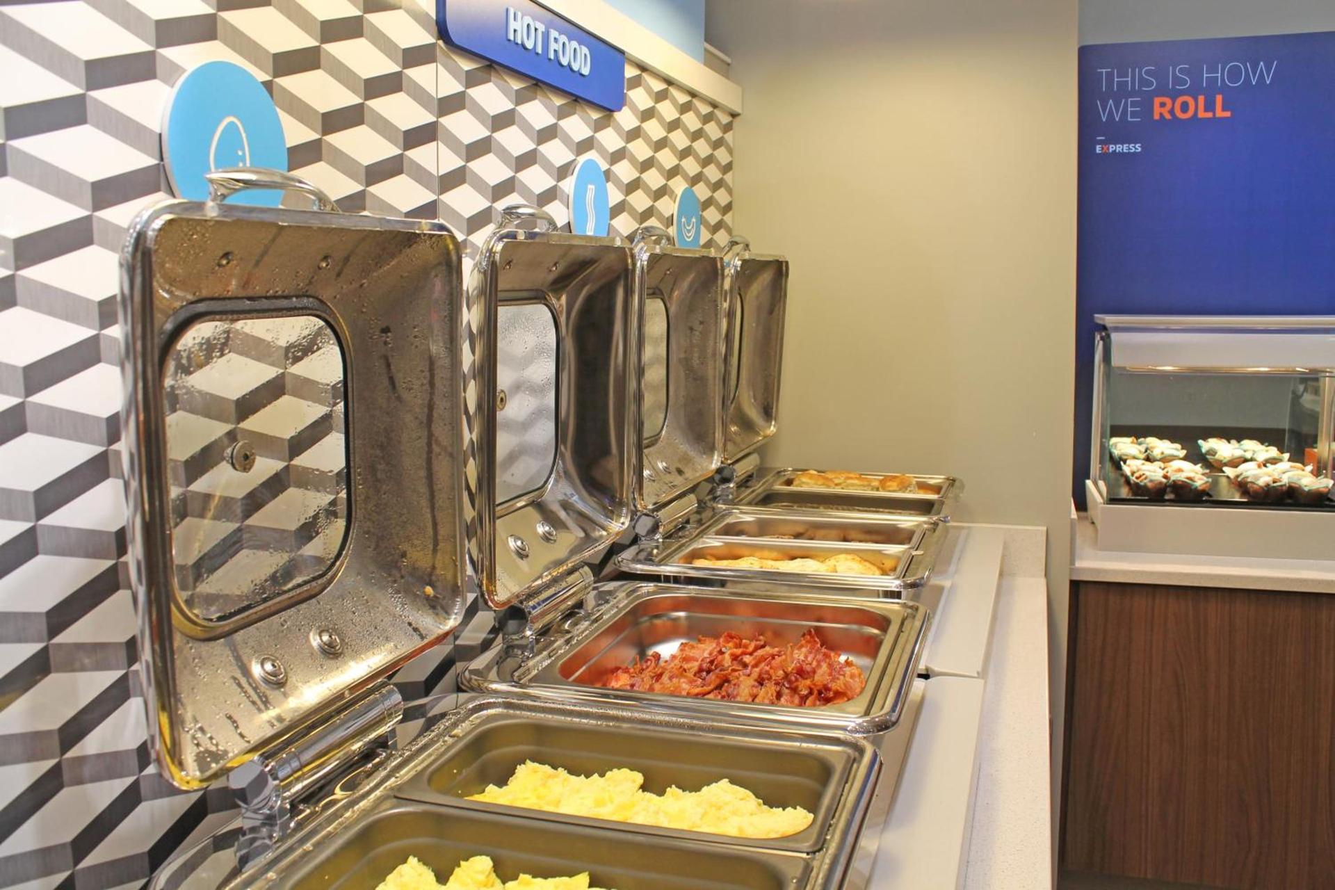 Holiday Inn Express & Suites - St. Louis South - I-55 by IHG photo 20