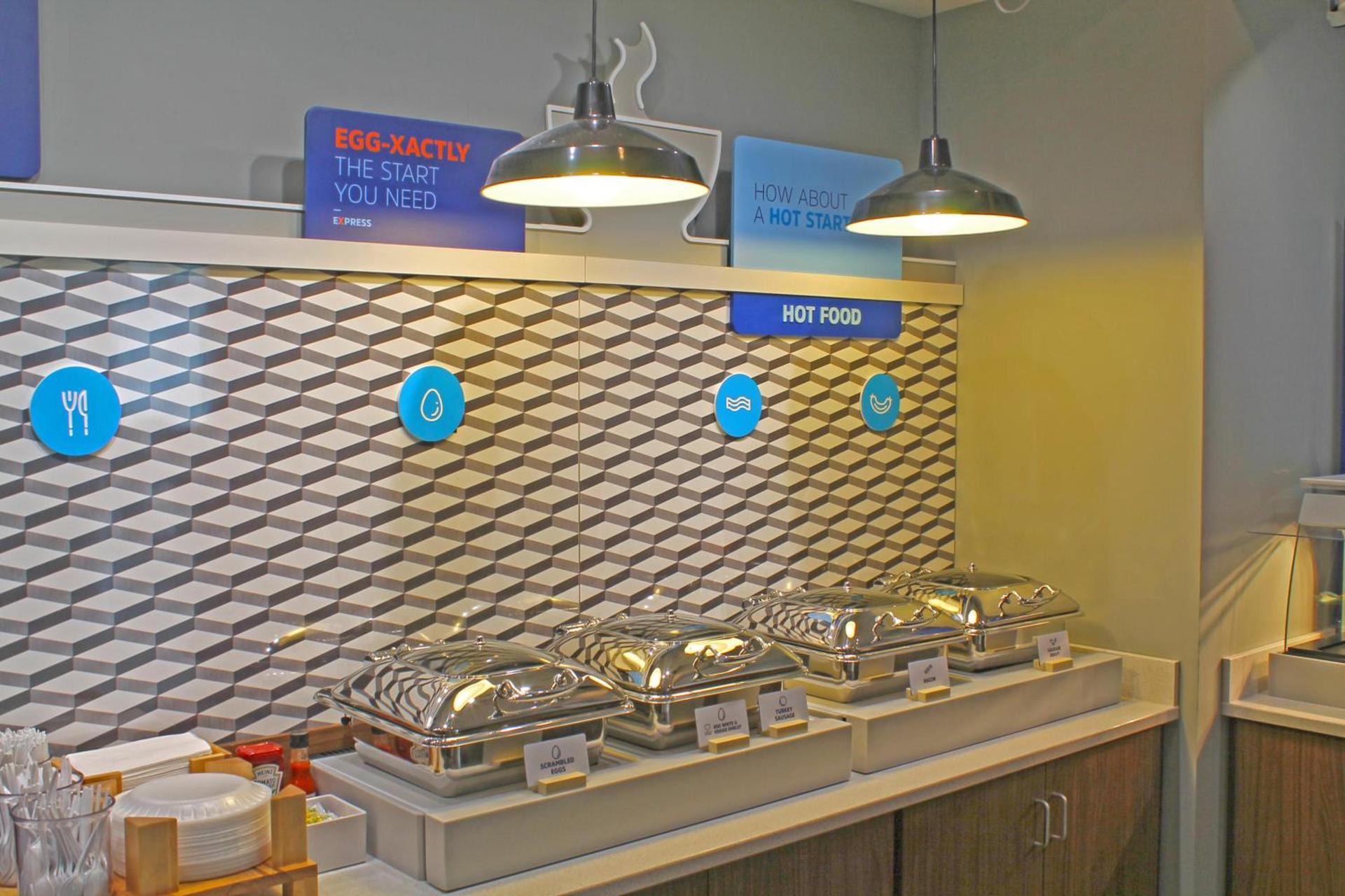 Holiday Inn Express & Suites - St. Louis South - I-55 by IHG photo 18