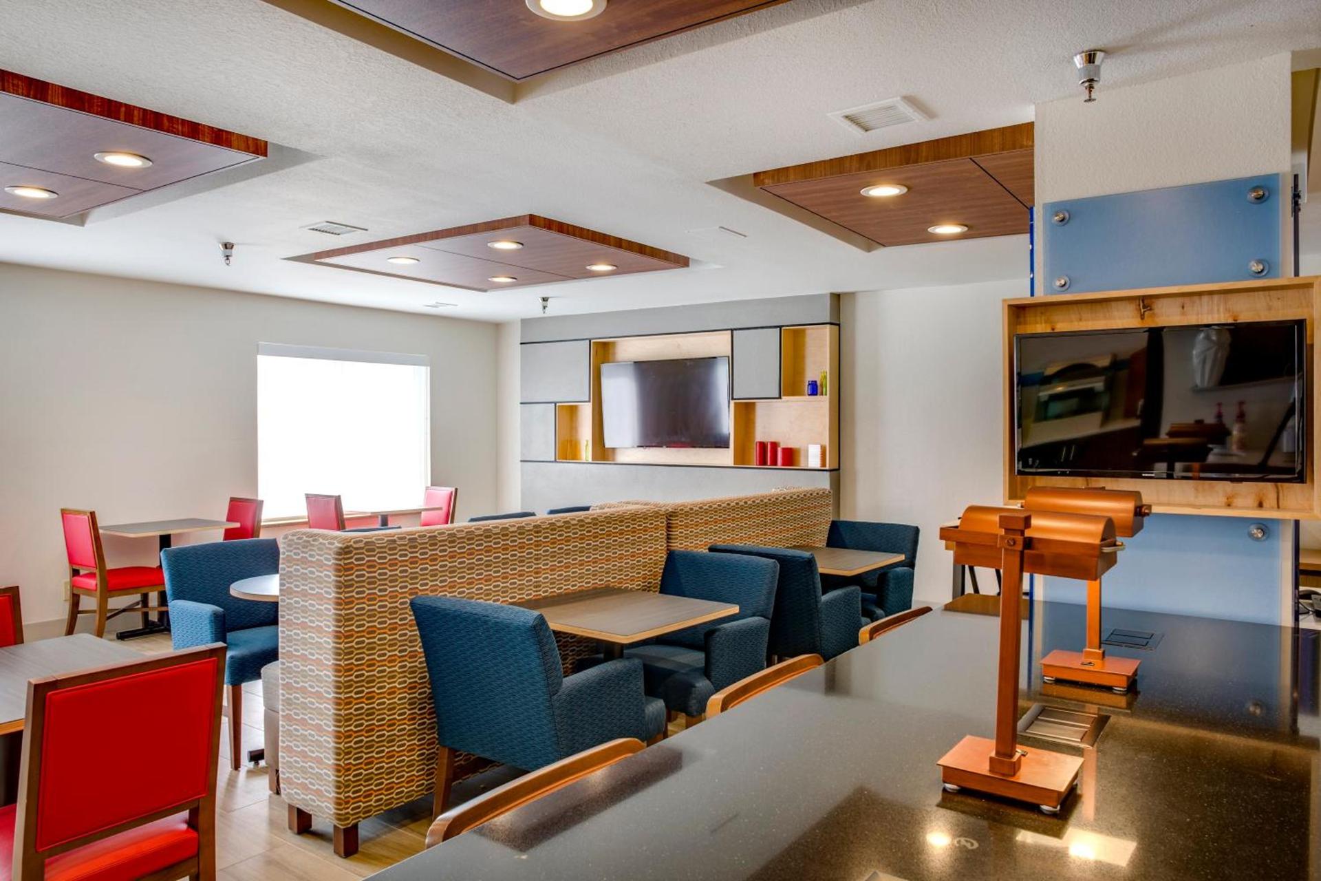 Quality Inn & Suites Bethany - Oklahoma City West photo 4