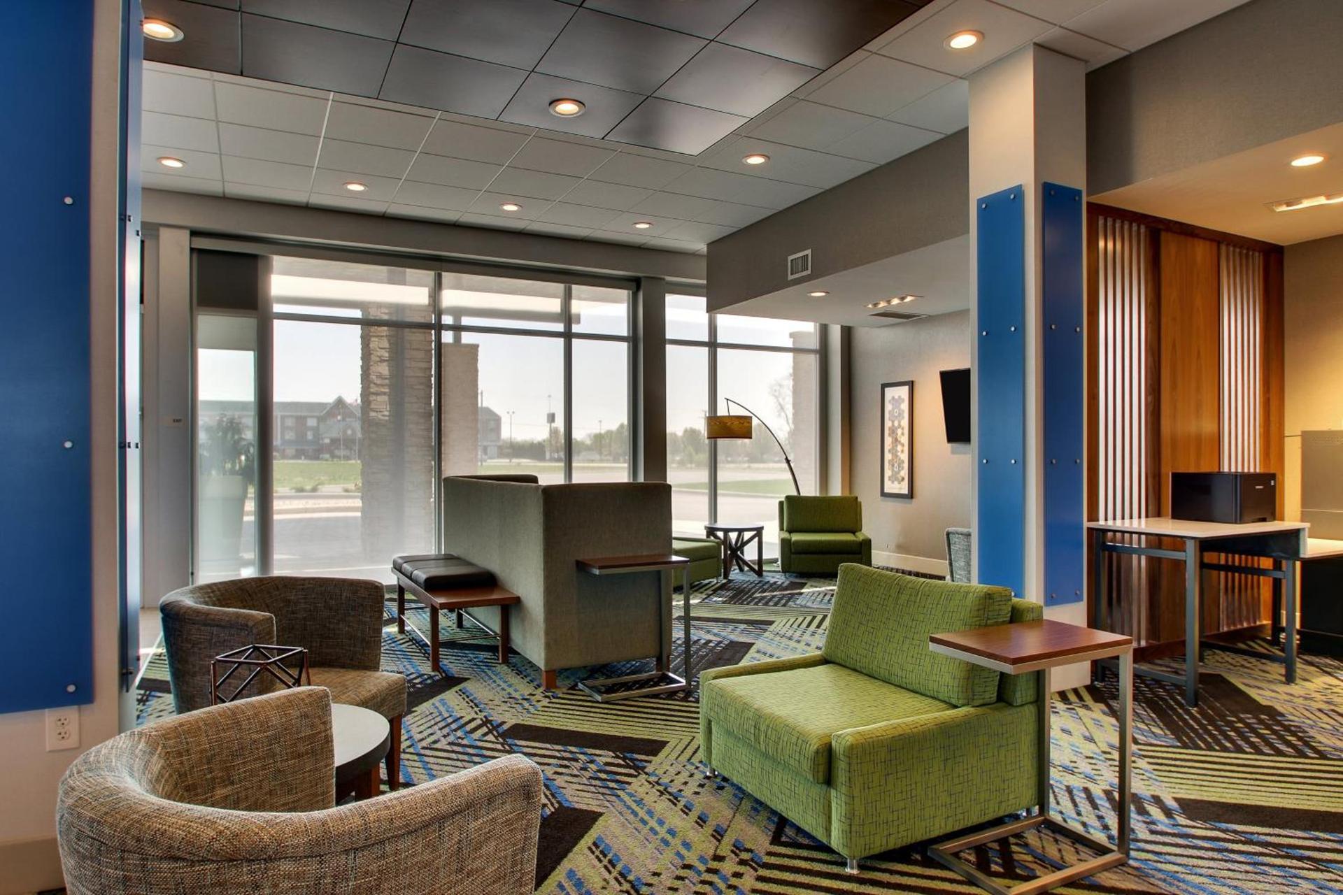 Holiday Inn Express & Suites Findlay North by IHG photo 22