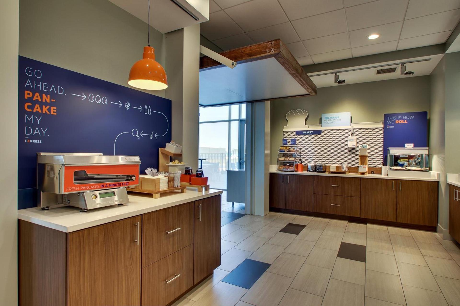 Holiday Inn Express & Suites Findlay North by IHG photo 45
