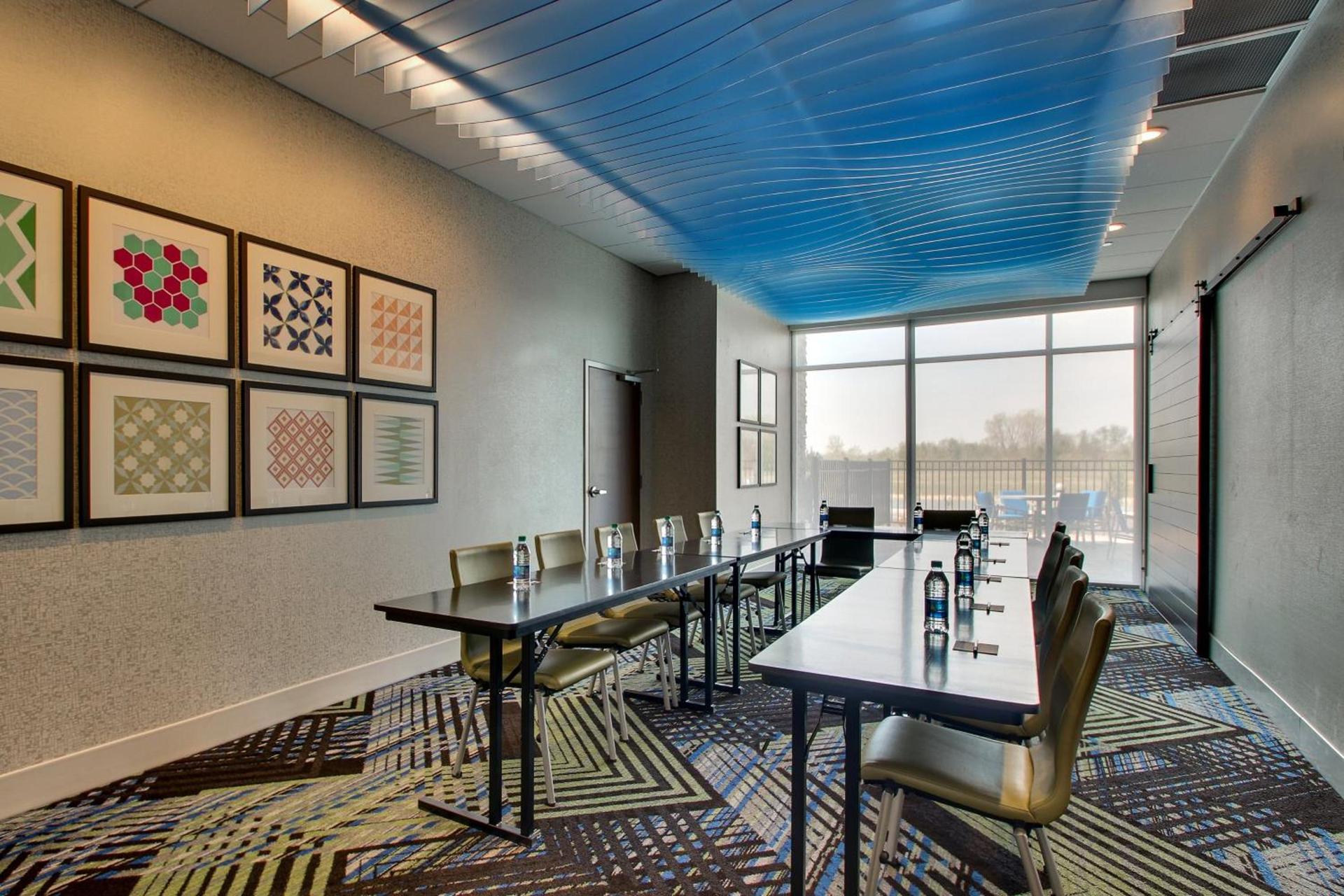 Holiday Inn Express & Suites Findlay North by IHG photo 29