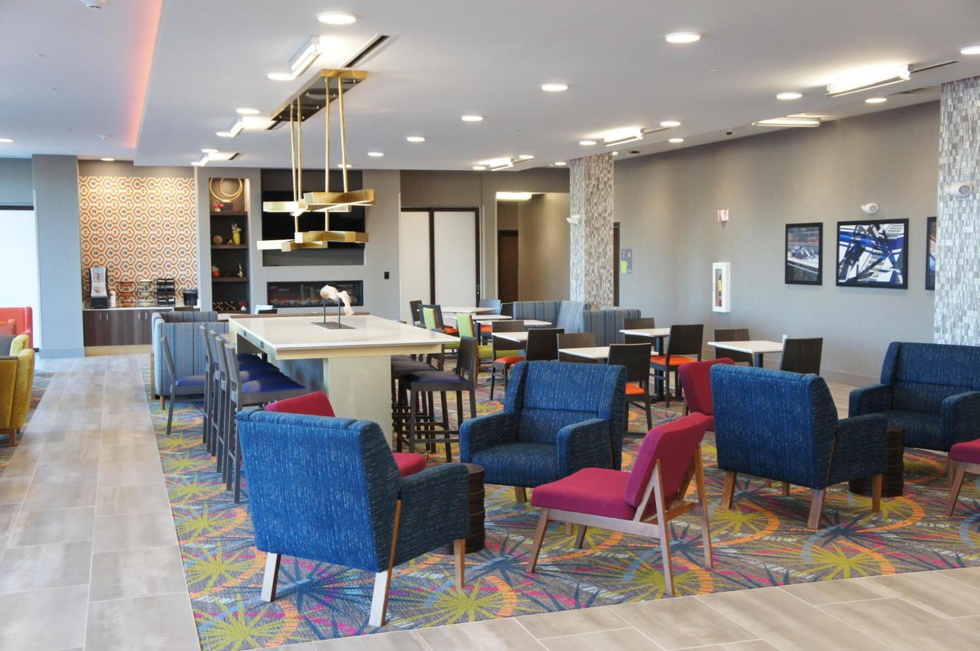 La Quinta Inn & Suites by Wyndham Braselton photo 39