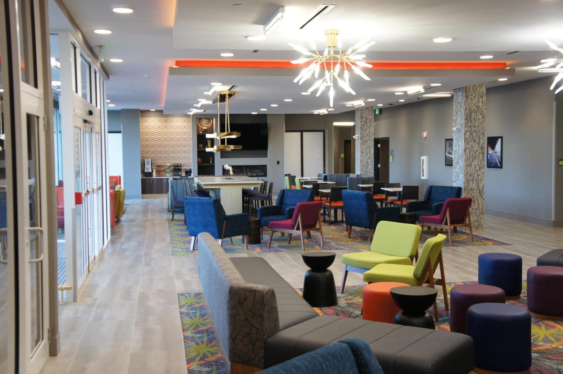 La Quinta Inn & Suites by Wyndham Braselton photo 57