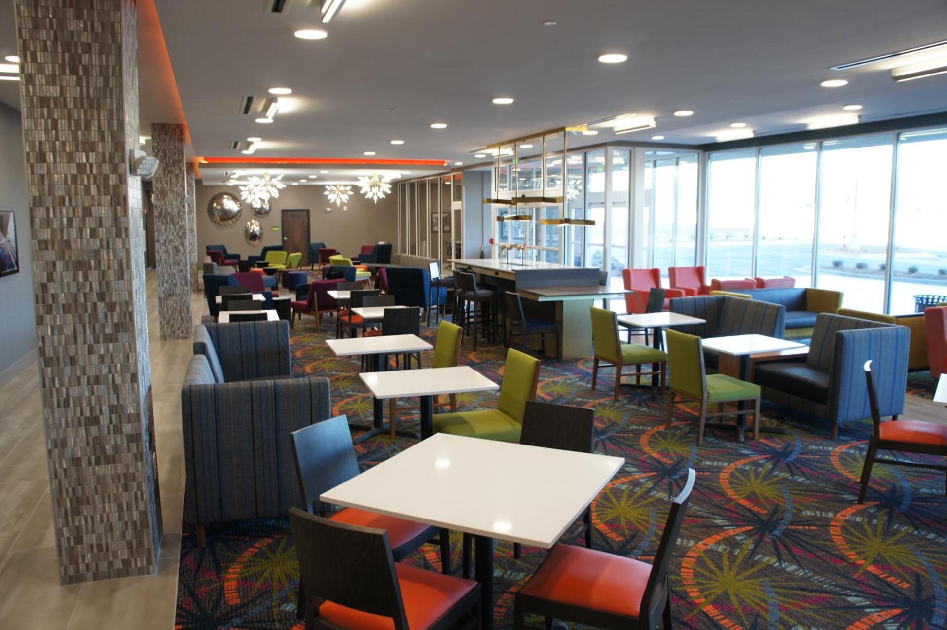 La Quinta Inn & Suites by Wyndham Braselton photo 6