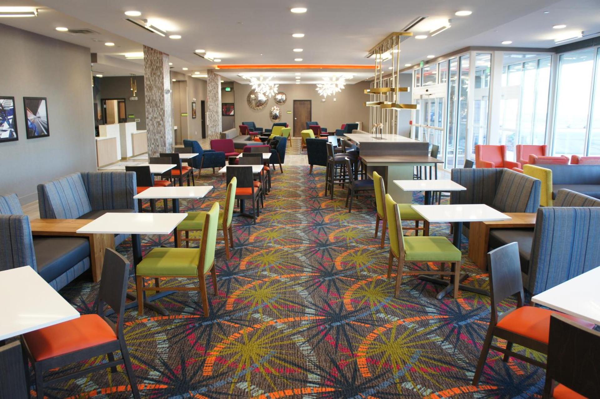 La Quinta Inn & Suites by Wyndham Braselton photo 58