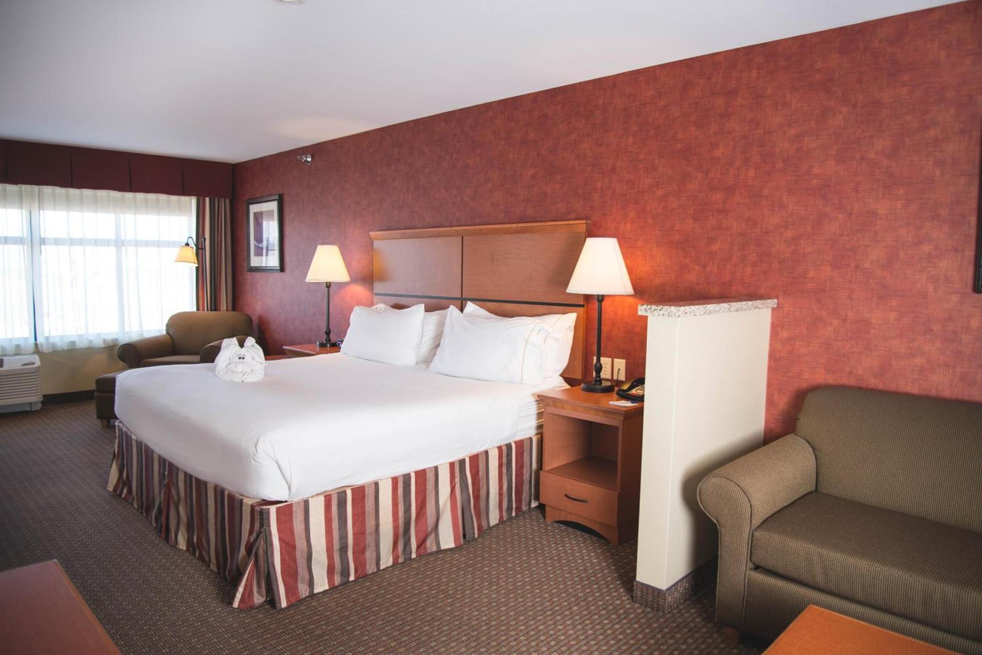Holiday Inn Express Hotel & Suites Loveland by IHG photo 25