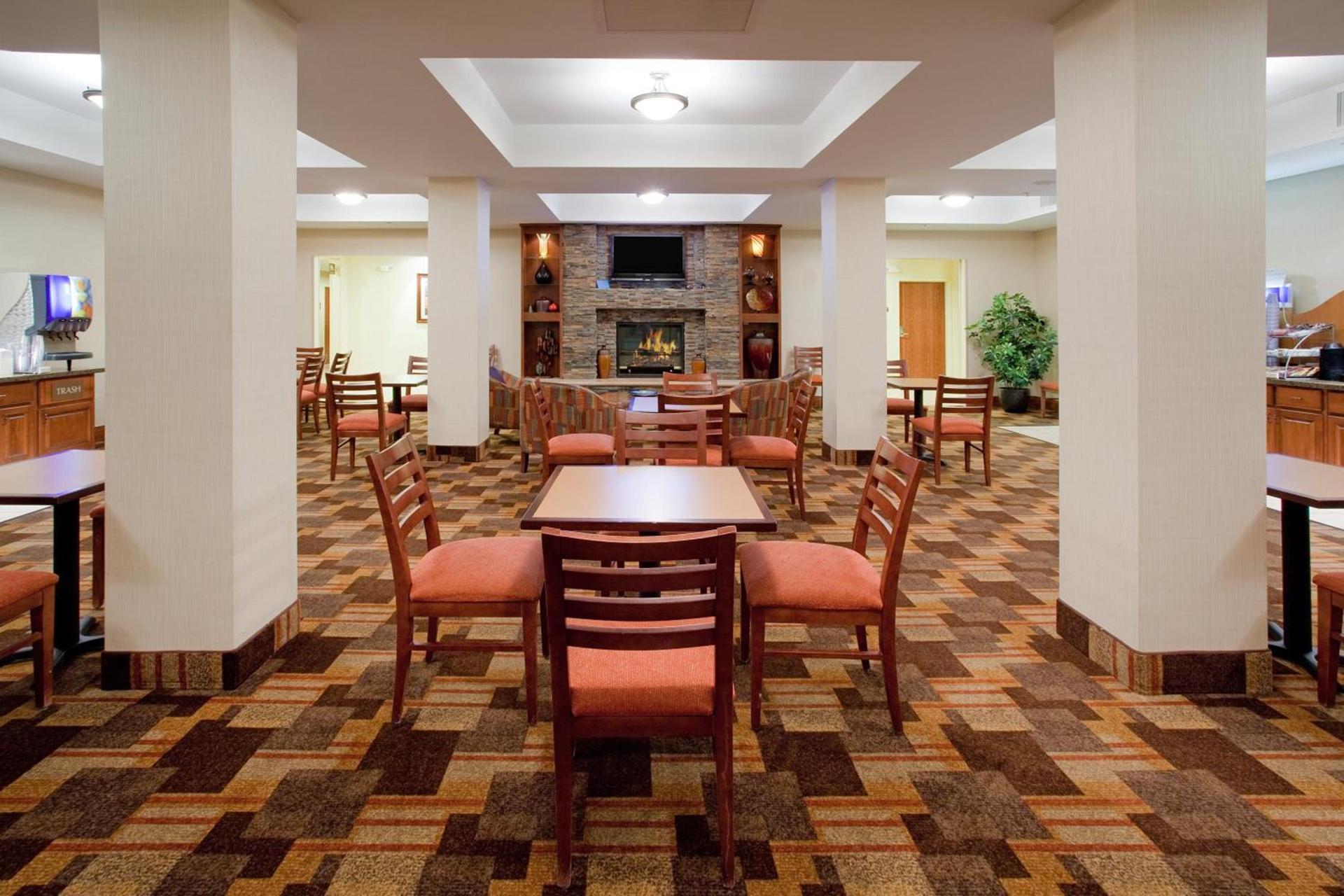 Holiday Inn Express Hotel & Suites Loveland by IHG photo 2
