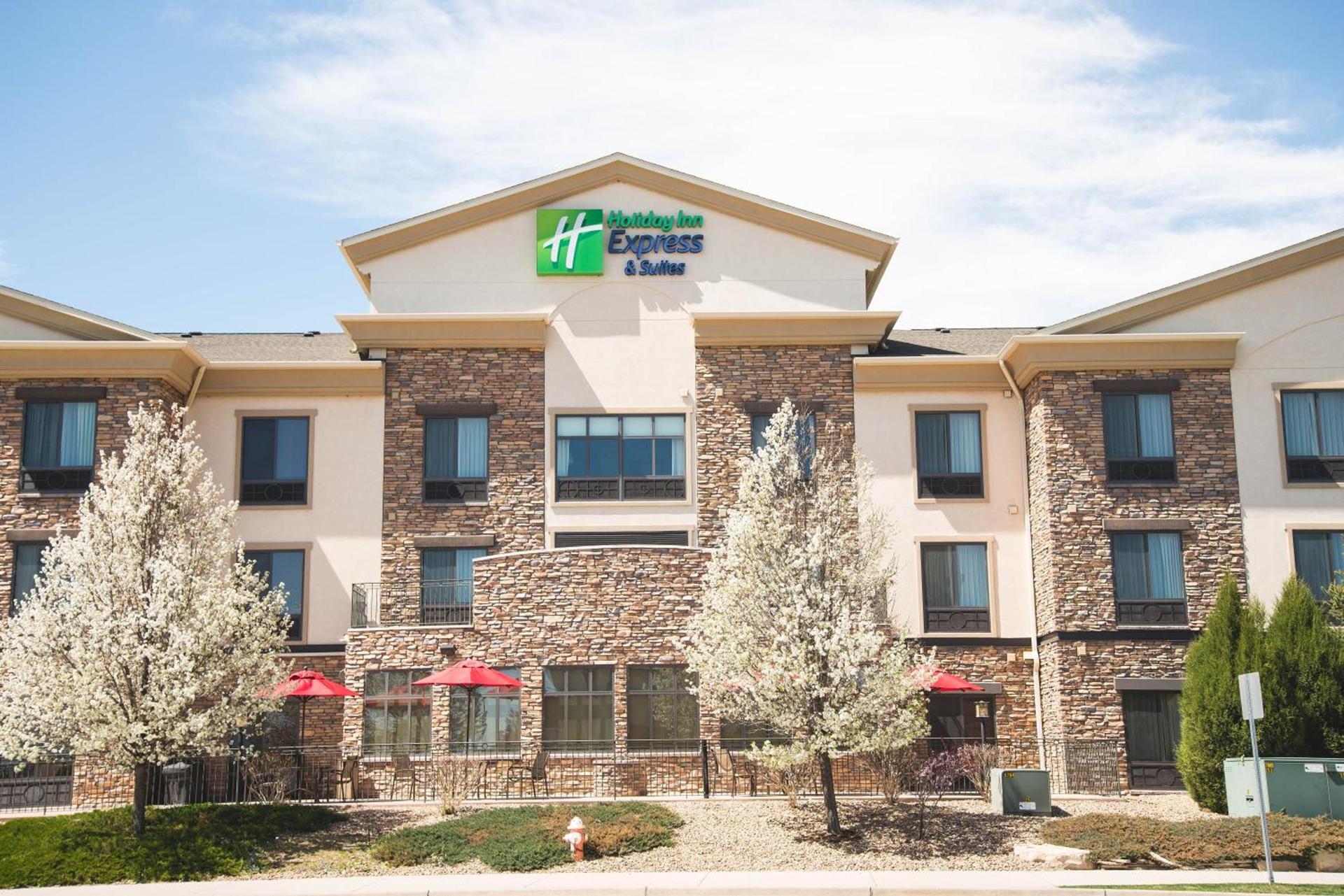 Holiday Inn Express Hotel & Suites Loveland by IHG photo 3