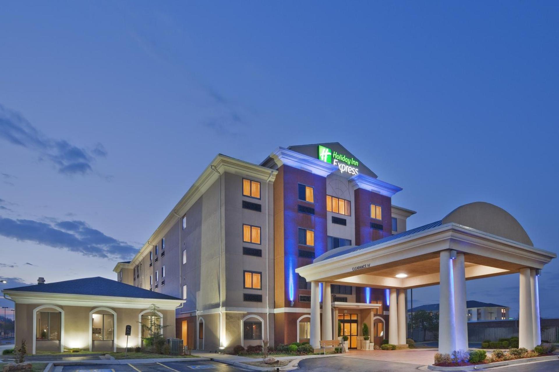 Holiday Inn Express & Suites Midwest City by IHG — hotel in Midwest City