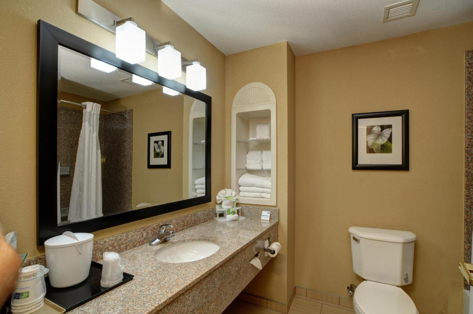 Holiday Inn Express & Suites Midwest City by IHG photo 24