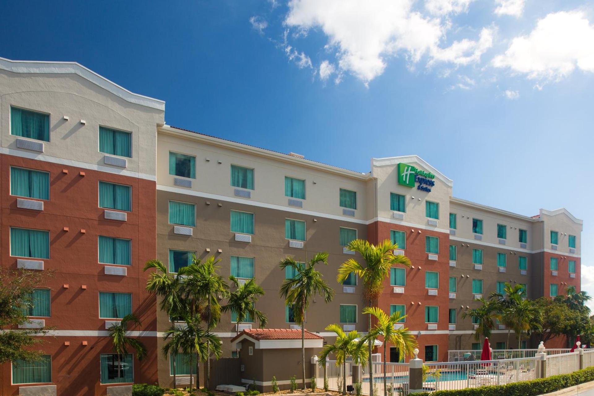 Holiday Inn Express & Suites Pembroke Pines-Sheridan St by IHG photo 72