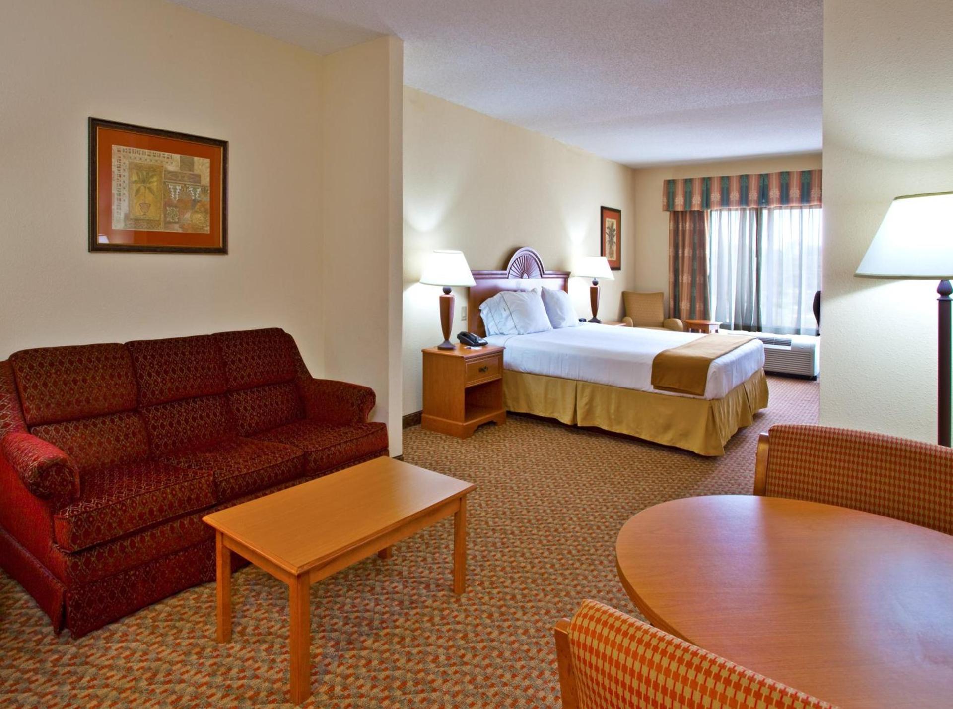 Holiday Inn Express & Suites Spring Hill by IHG photo 14