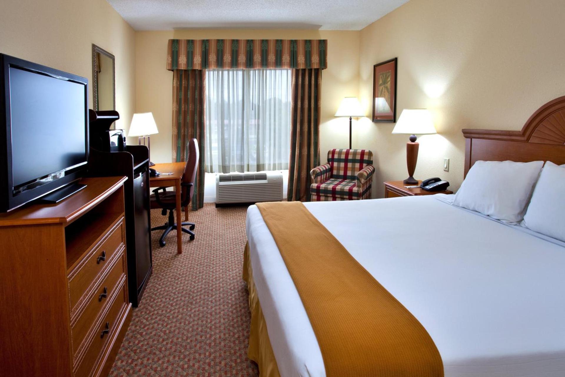 Holiday Inn Express & Suites Spring Hill by IHG photo 20