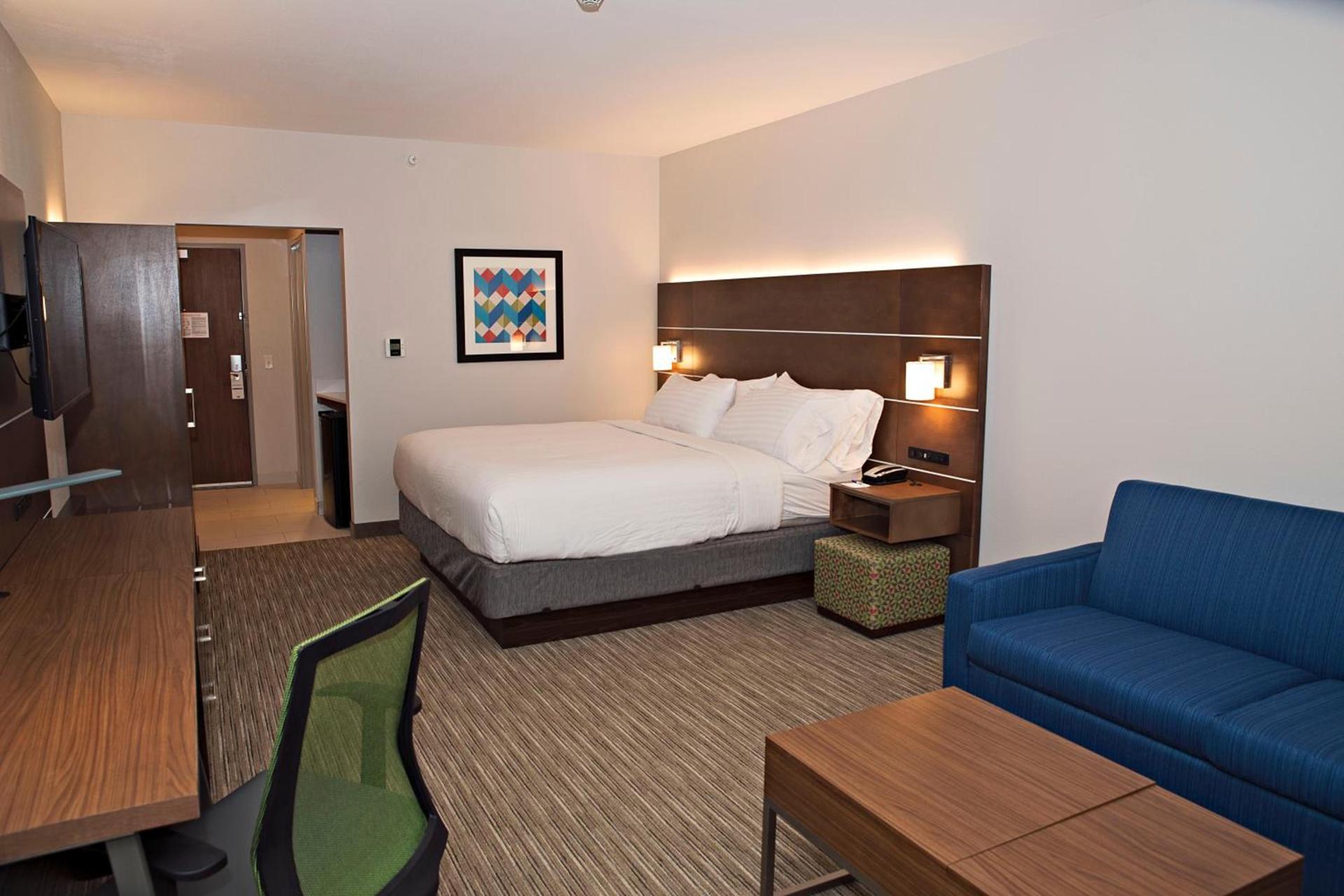 Holiday Inn Express & Suites - Rantoul by IHG photo 43