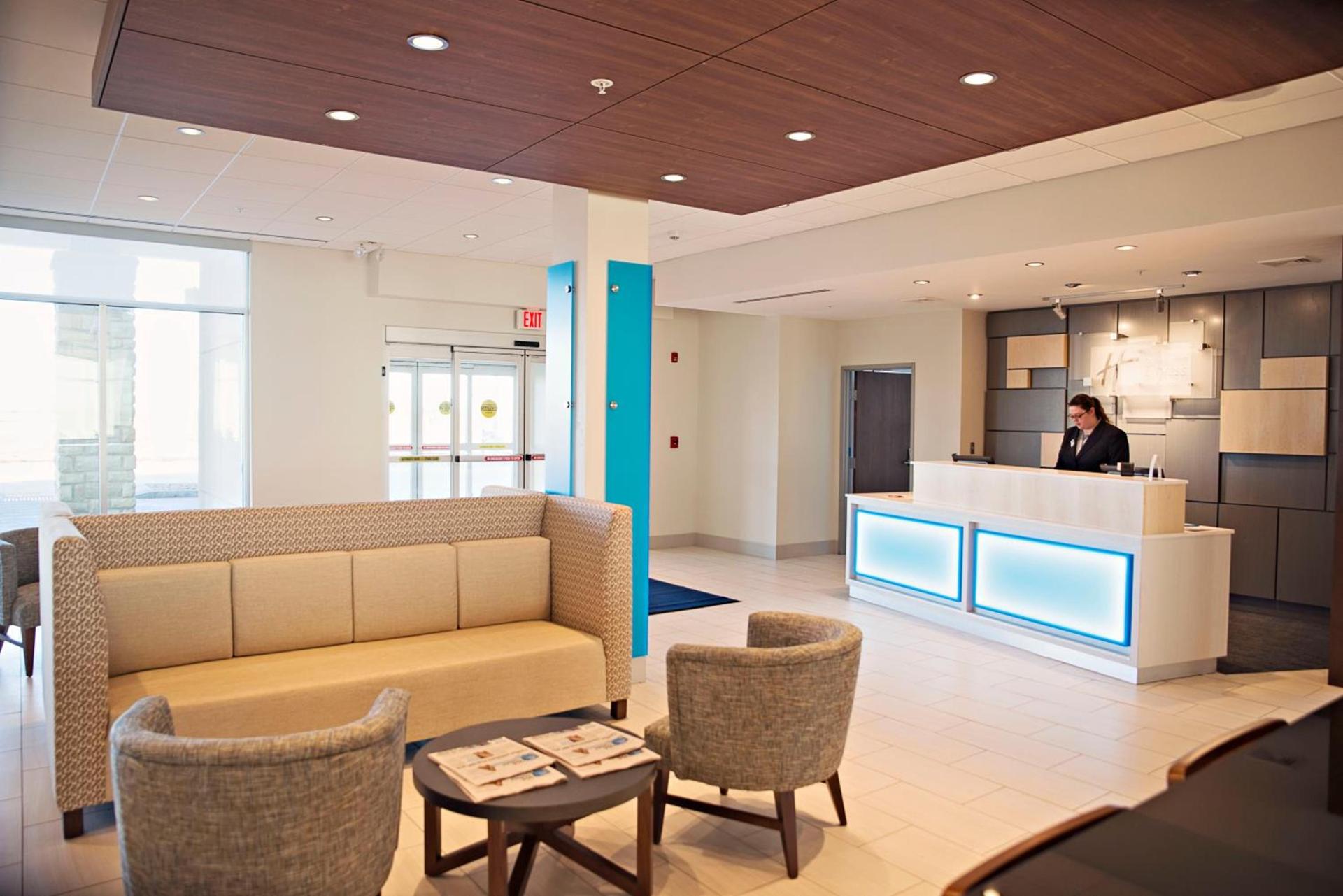 Holiday Inn Express & Suites - Rantoul by IHG photo 8