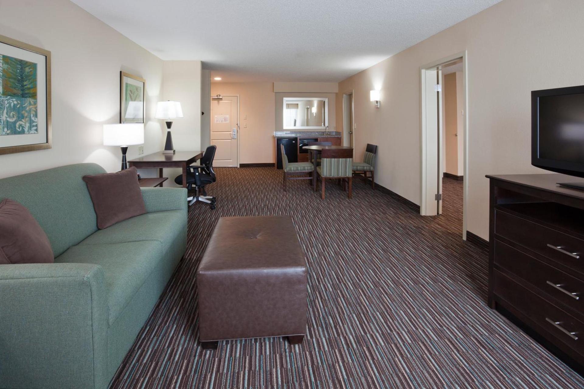 Holiday Inn Express & Suites Willmar by IHG photo 36