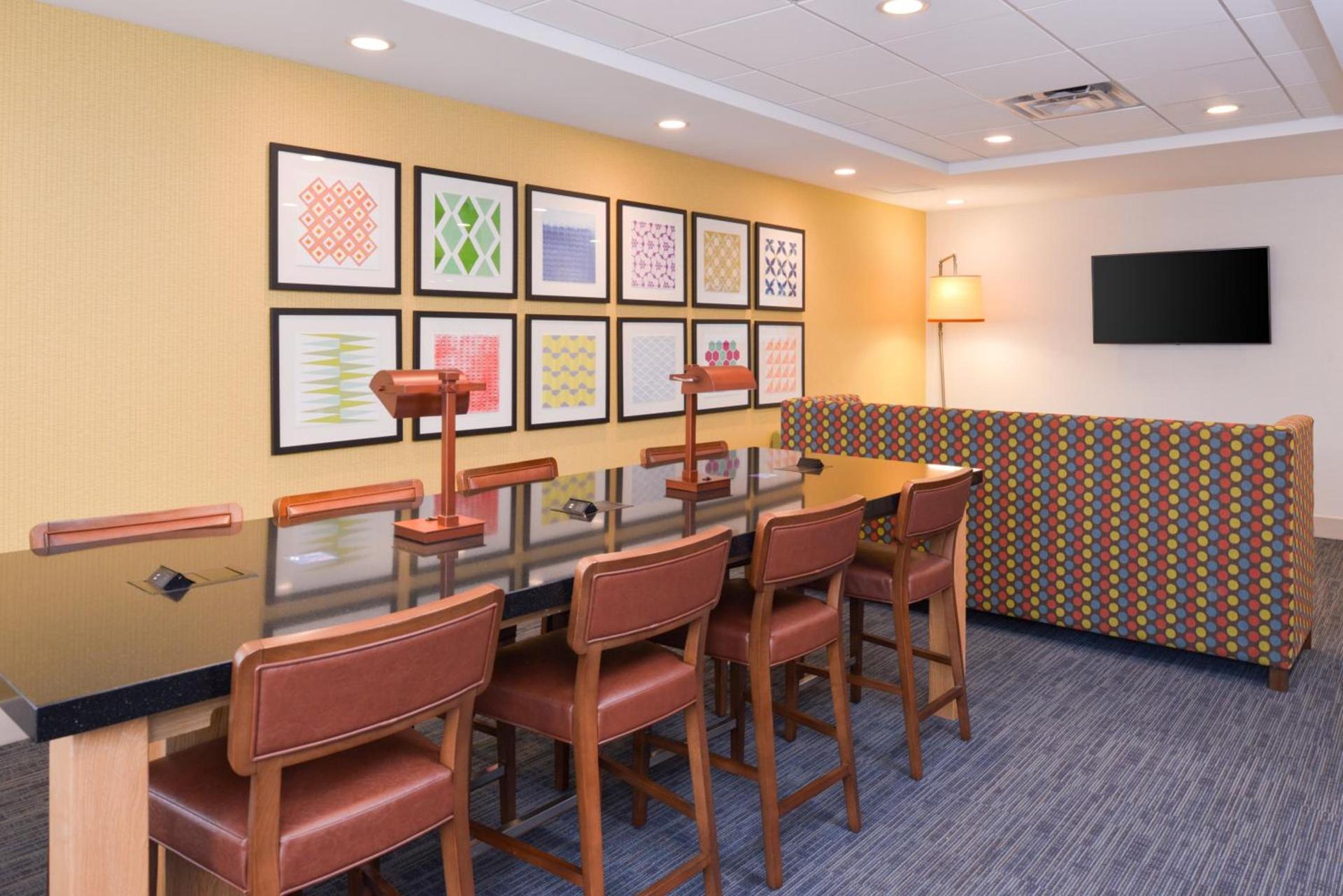 Holiday Inn Express & Suites Indianapolis Dtn-Conv Ctr Area by IHG photo 2