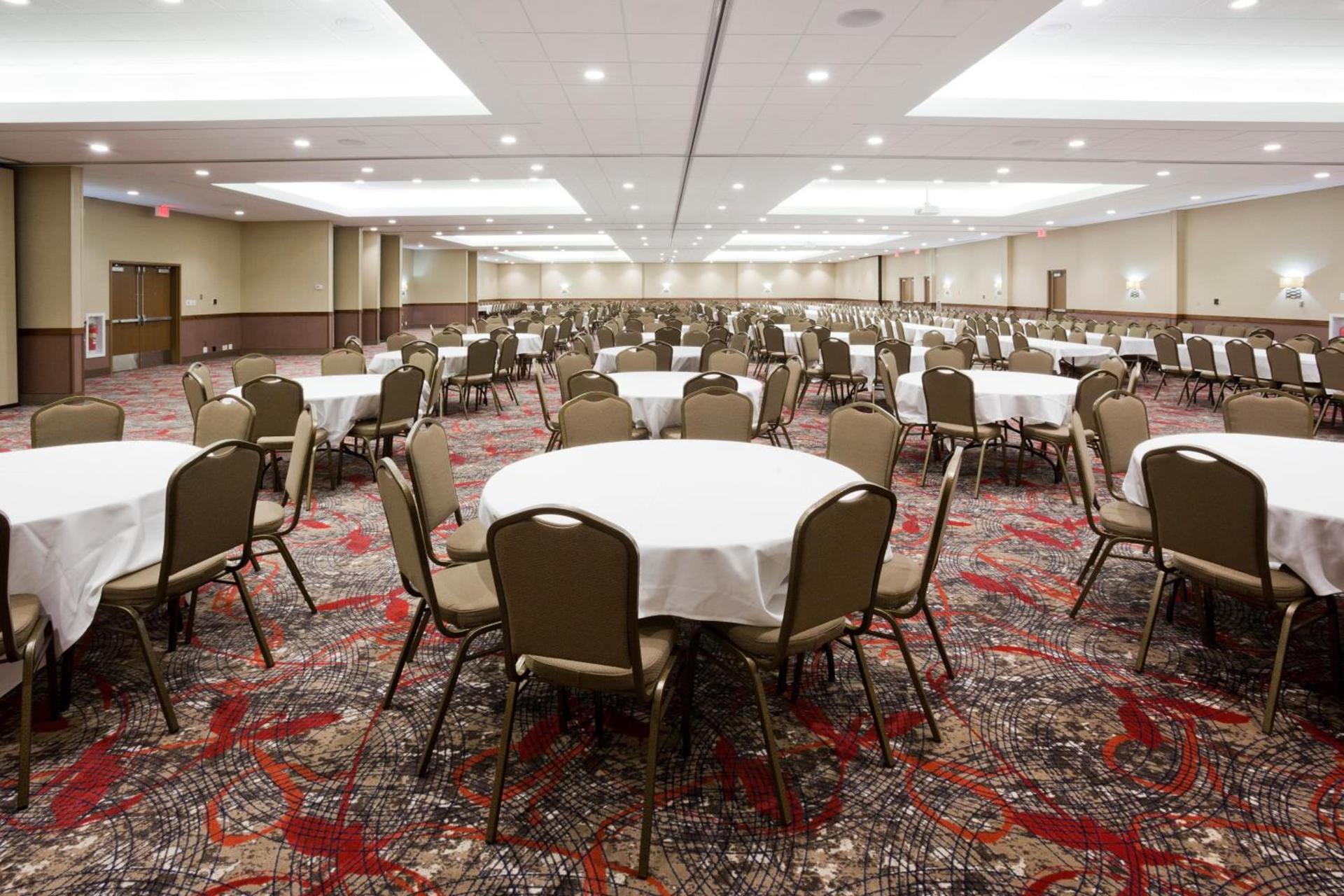 Holiday Inn Express & Suites Willmar by IHG photo 5