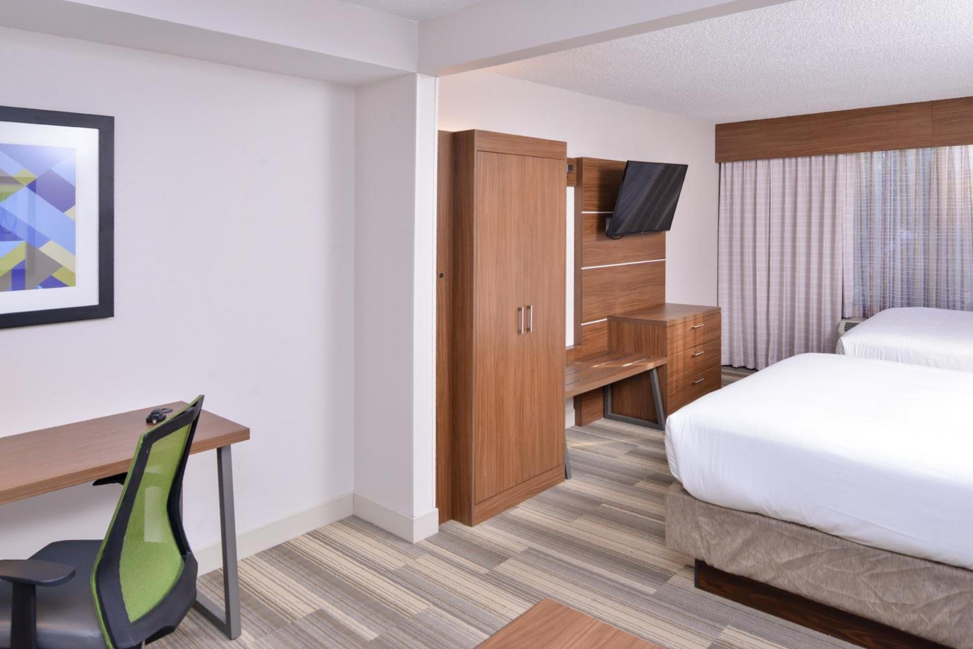 Holiday Inn Express & Suites Indianapolis Dtn-Conv Ctr Area by IHG photo 48