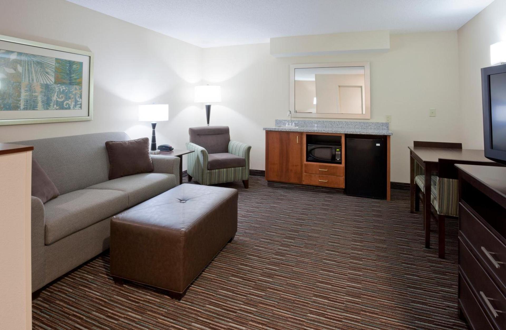Holiday Inn Express & Suites Willmar by IHG photo 32