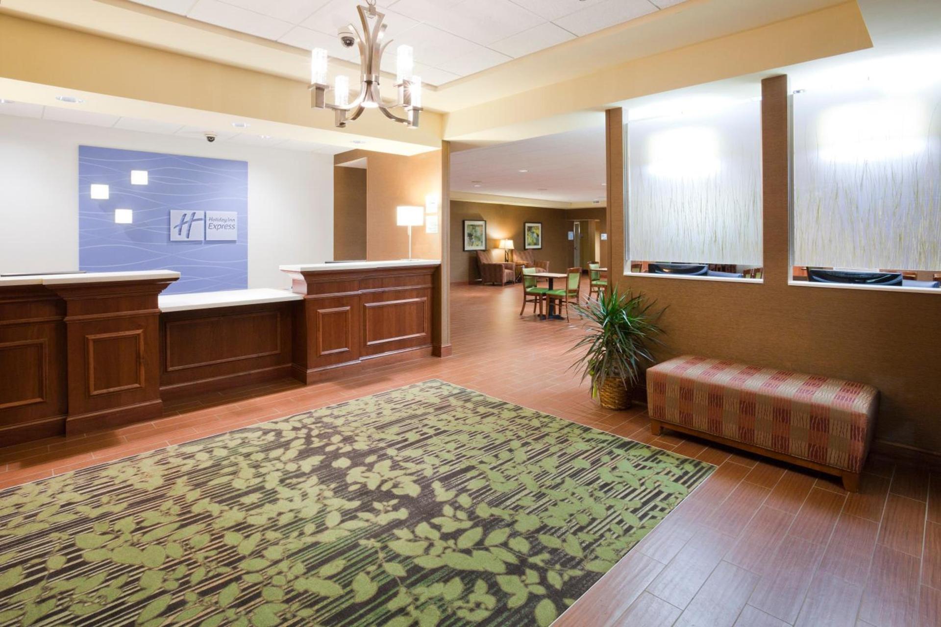 Holiday Inn Express & Suites Willmar by IHG photo 10