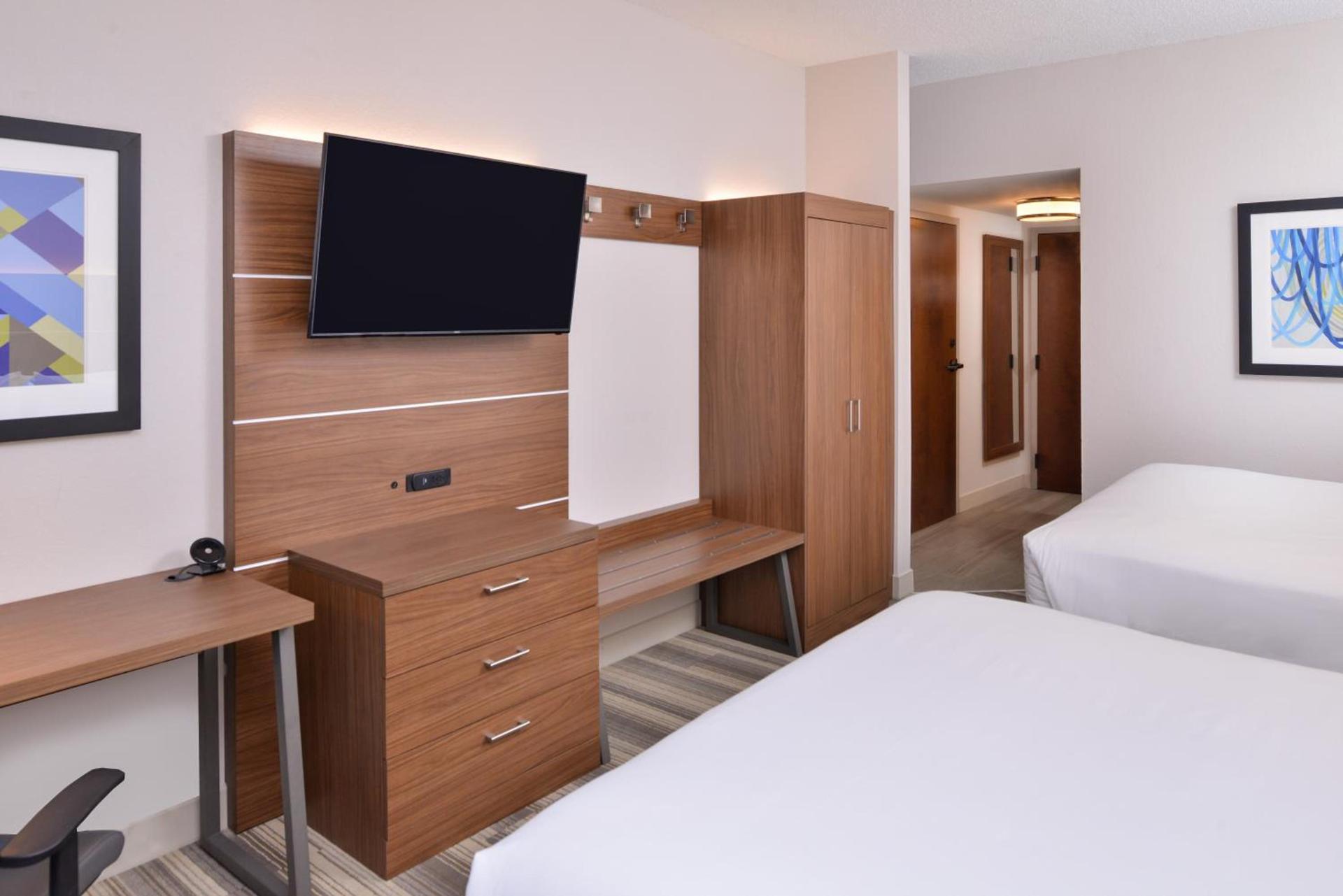 Holiday Inn Express & Suites Indianapolis Dtn-Conv Ctr Area by IHG photo 53