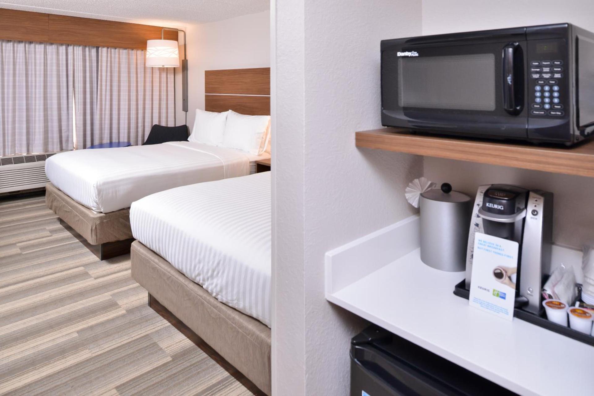 Holiday Inn Express & Suites Indianapolis Dtn-Conv Ctr Area by IHG photo 16