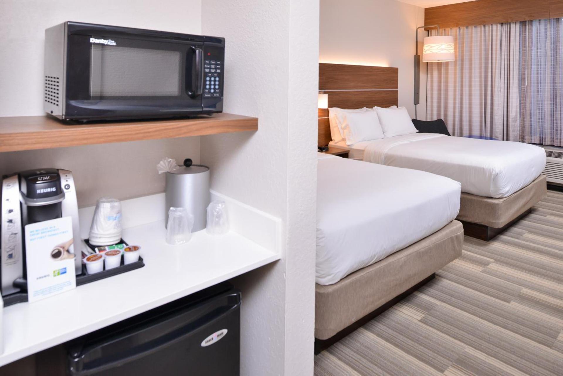 Holiday Inn Express & Suites Indianapolis Dtn-Conv Ctr Area by IHG photo 55