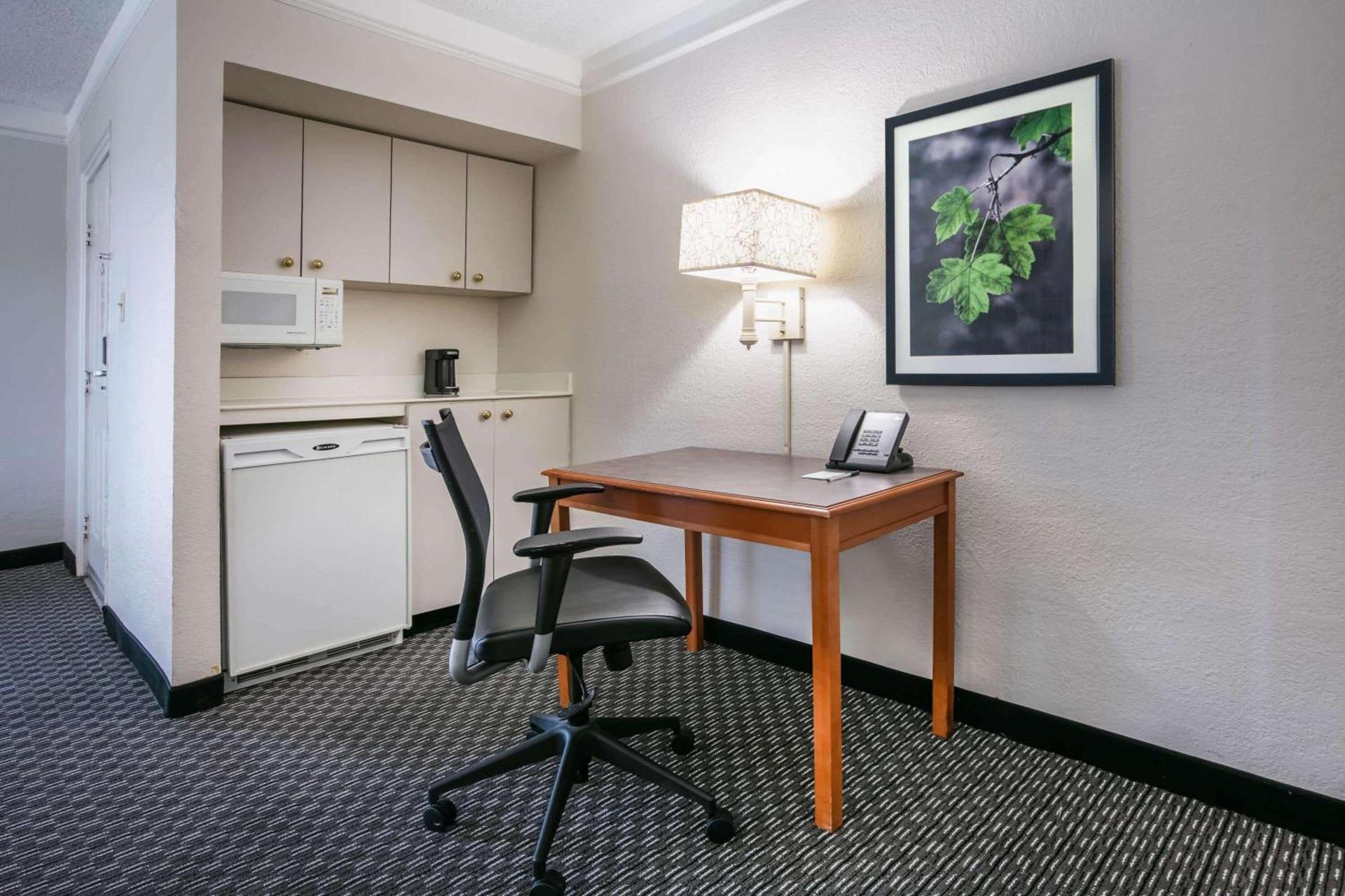 La Quinta Inn by Wyndham Dallas Uptown photo 96