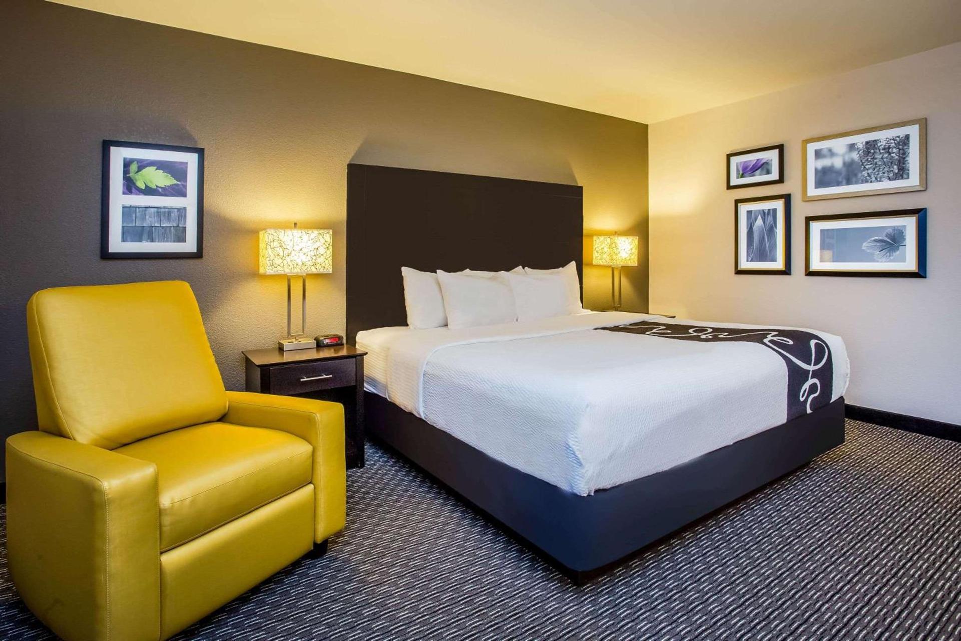 La Quinta Inn by Wyndham Oshkosh photo 22