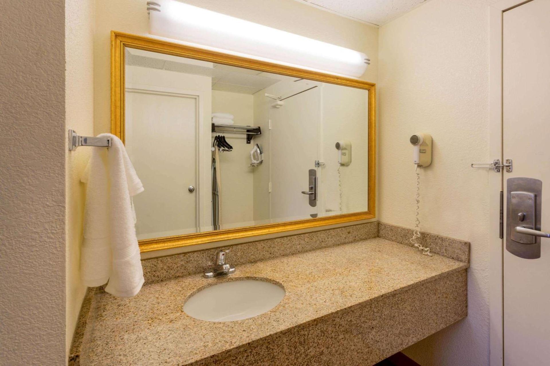 La Quinta Inn by Wyndham Minneapolis Airport Bloomington photo 20